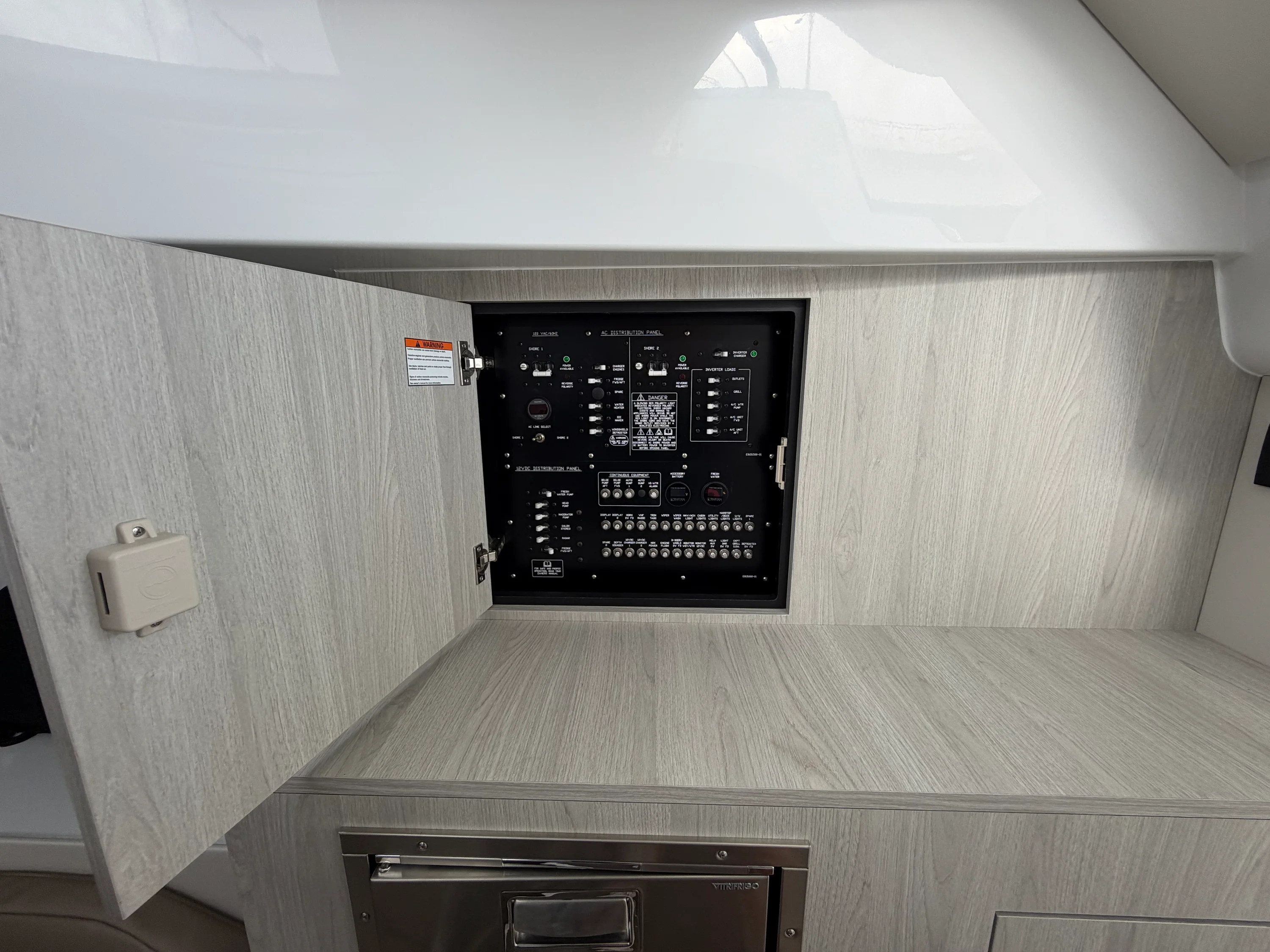 2026 Cruisers Yachts 38 VTR Image Thumbnail #24