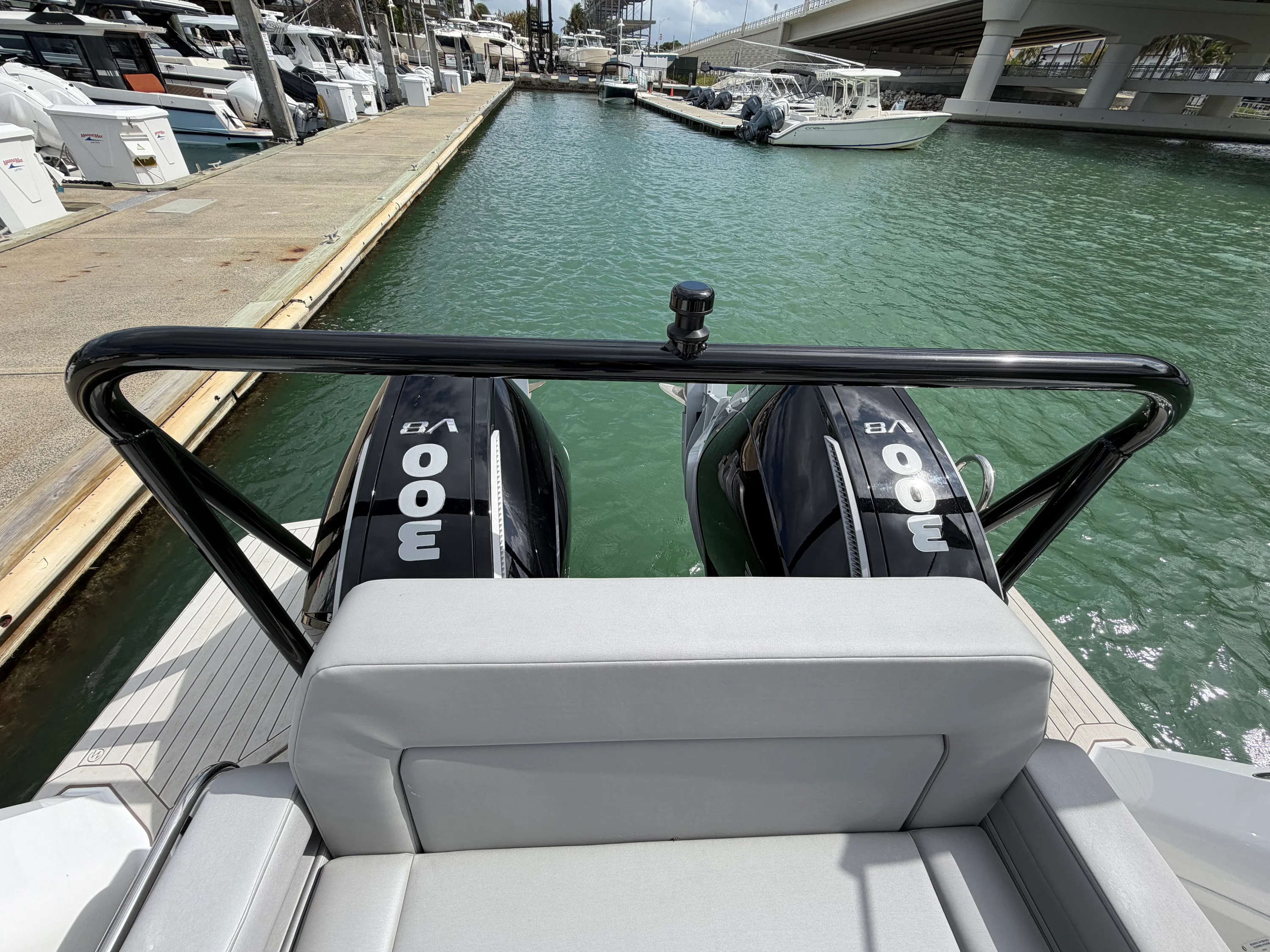2026 Cruisers Yachts 38 VTR Image Thumbnail #4