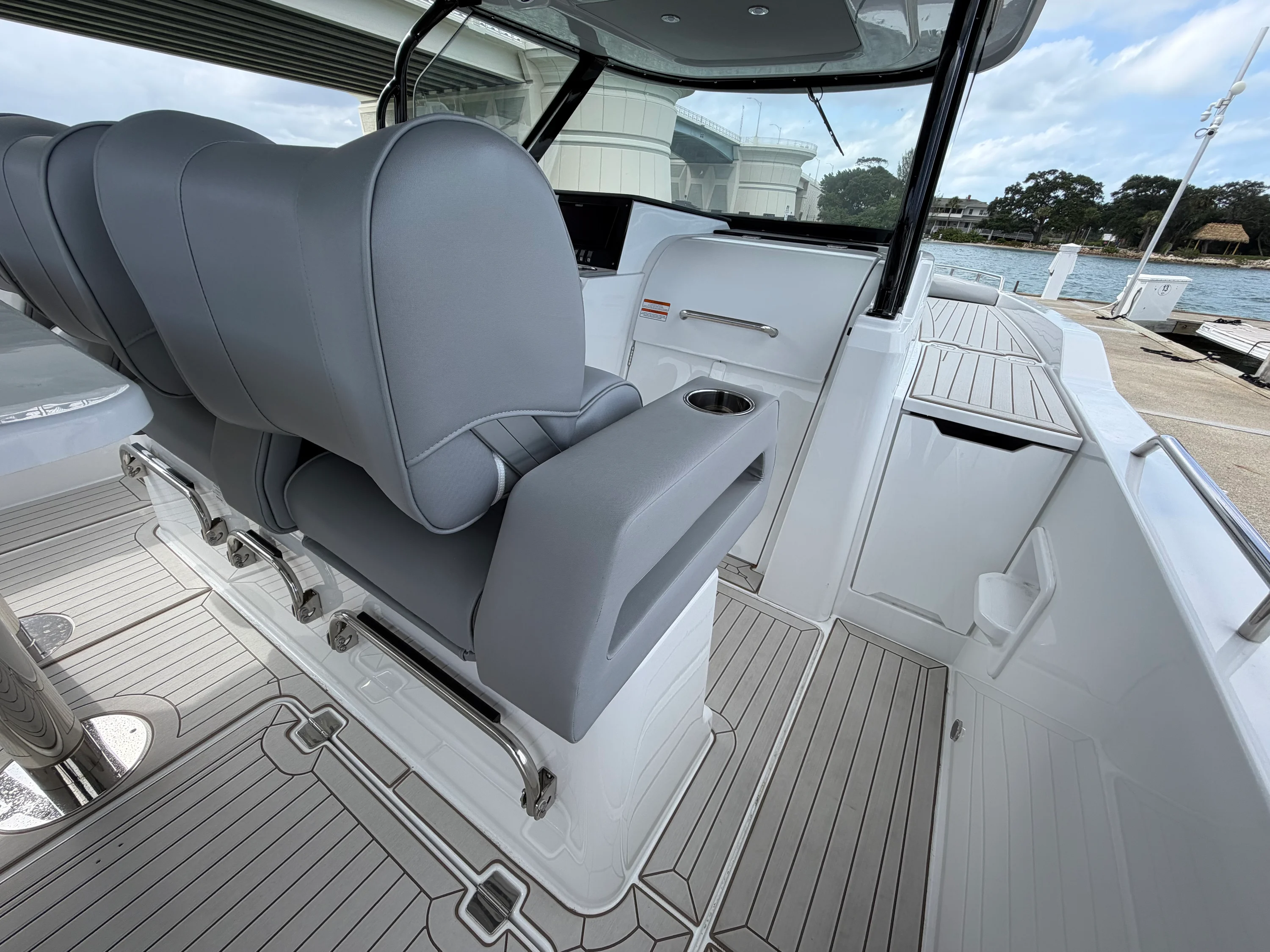 2026 Cruisers Yachts 38 VTR Image Thumbnail #12
