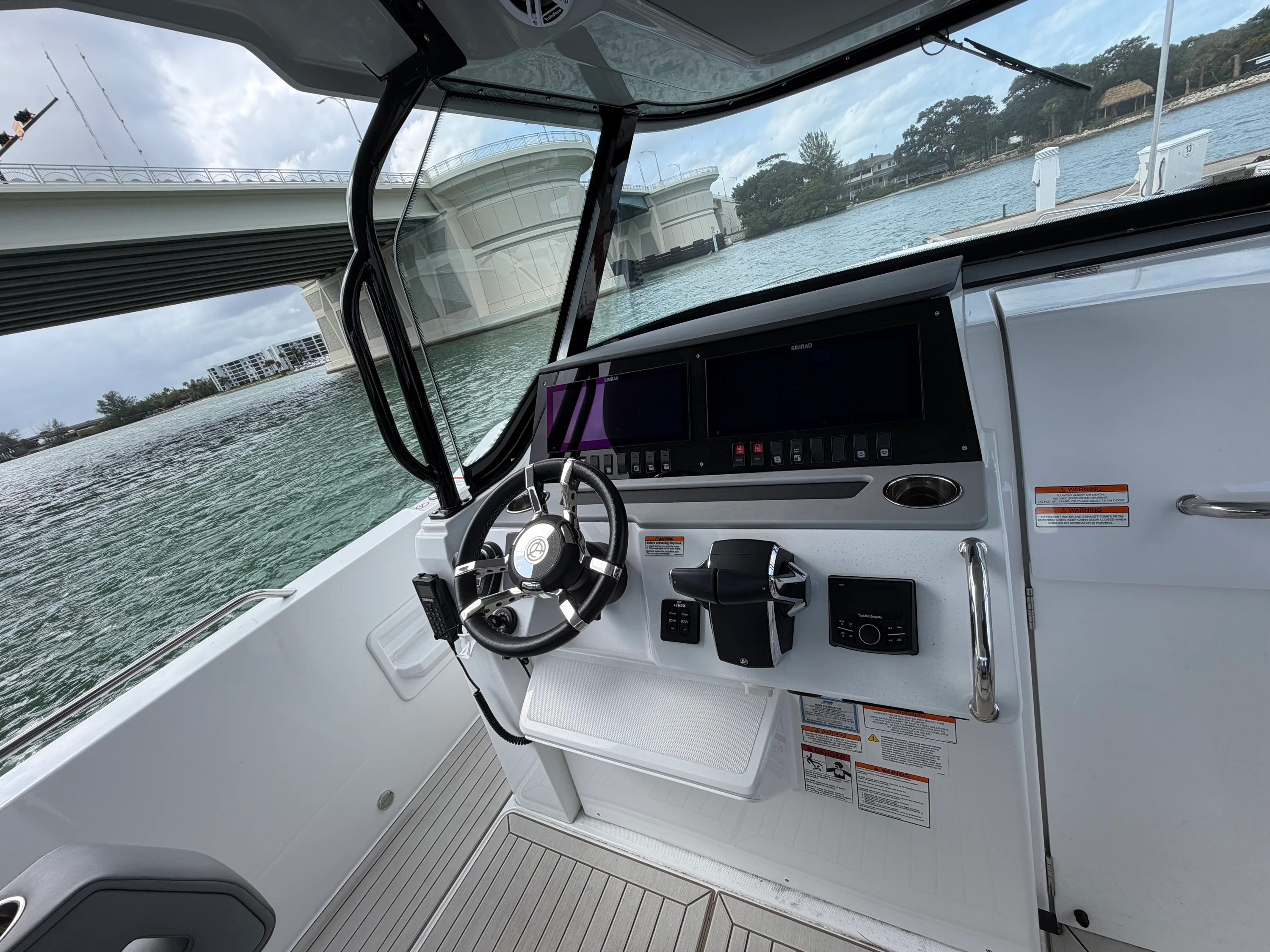 2026 Cruisers Yachts 38 VTR Image Thumbnail #15