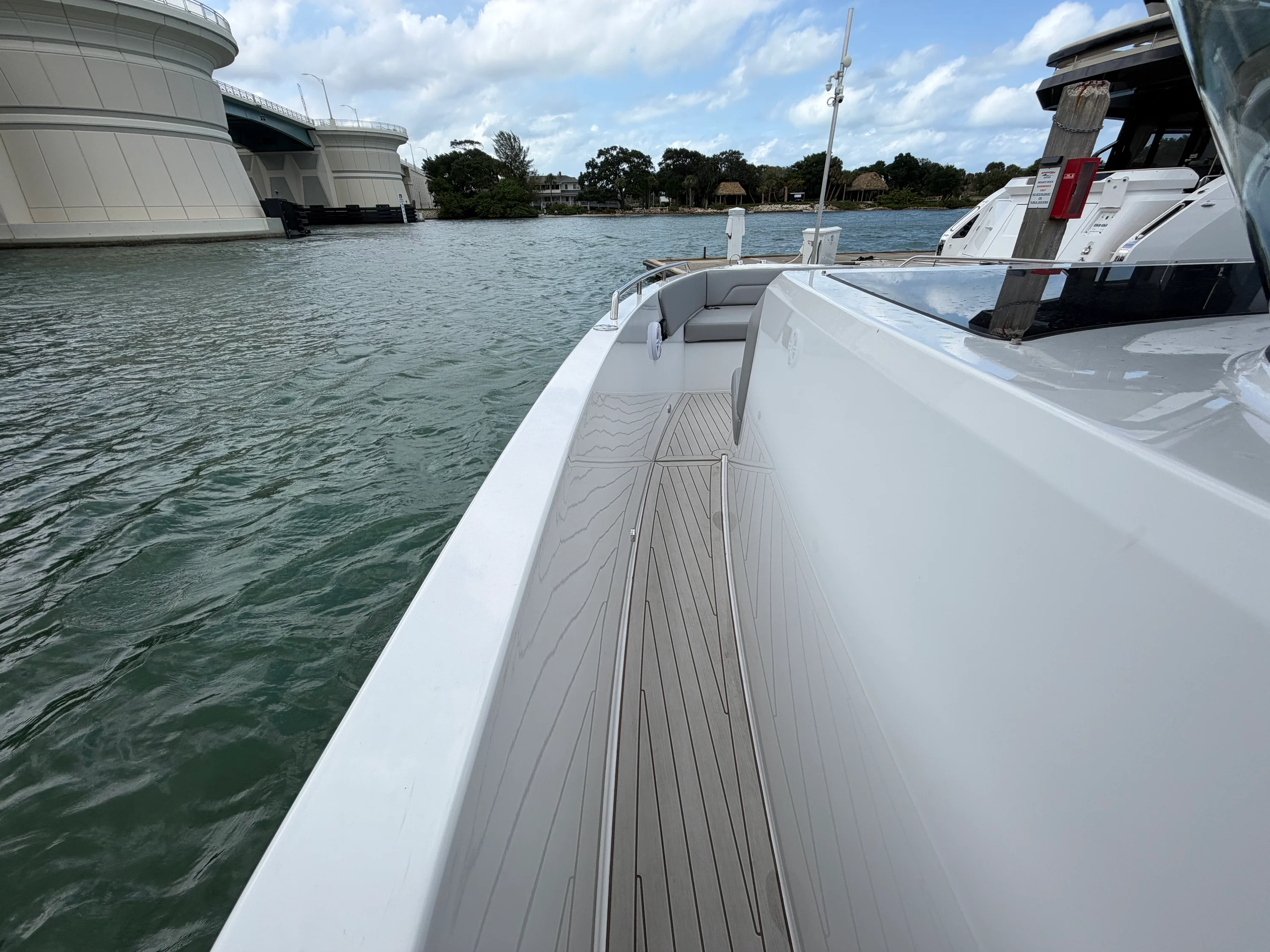 2026 Cruisers Yachts 38 VTR Image Thumbnail #27