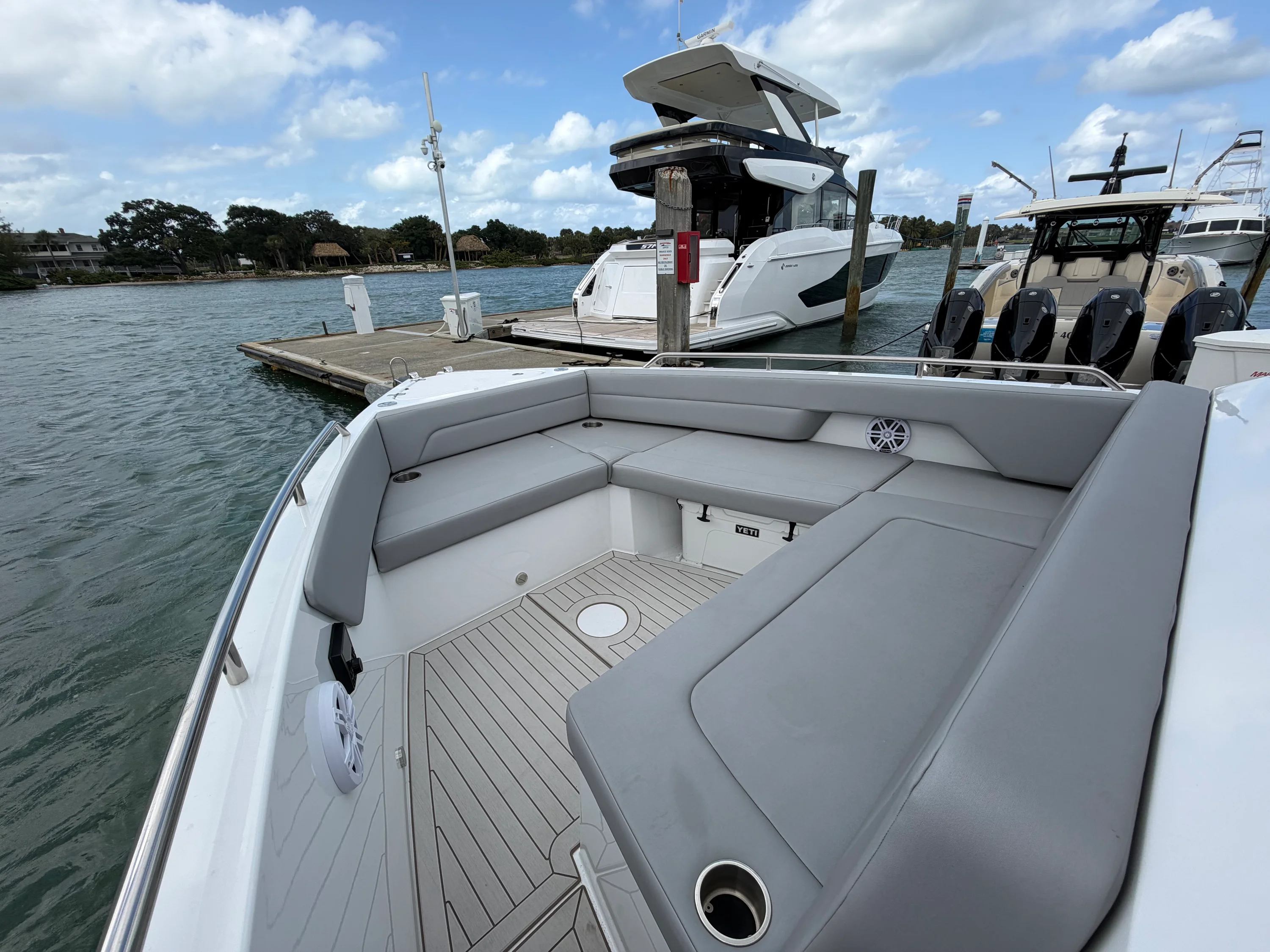 2026 Cruisers Yachts 38 VTR Image Thumbnail #28