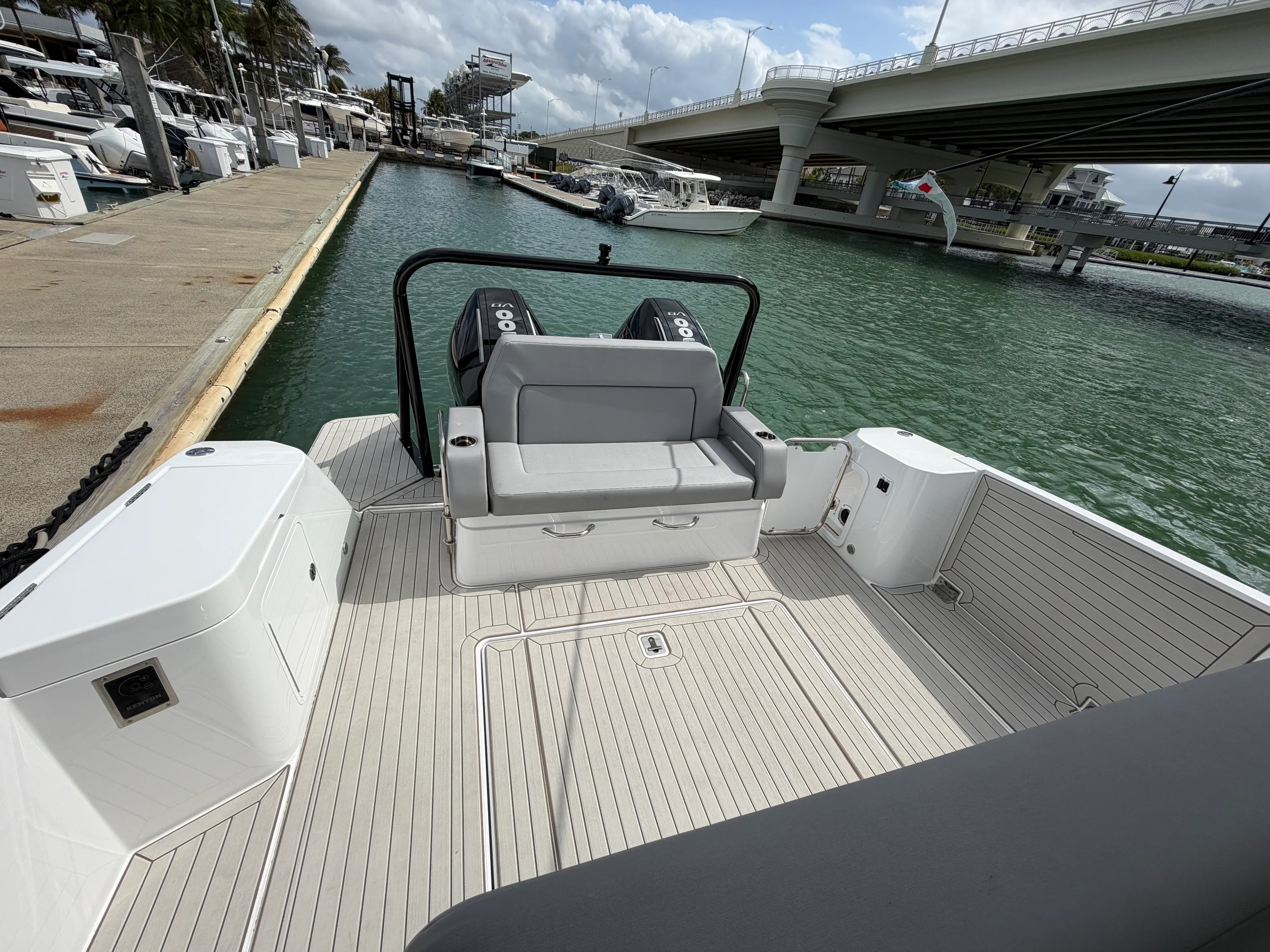 2026 Cruisers Yachts 38 VTR Image Thumbnail #8