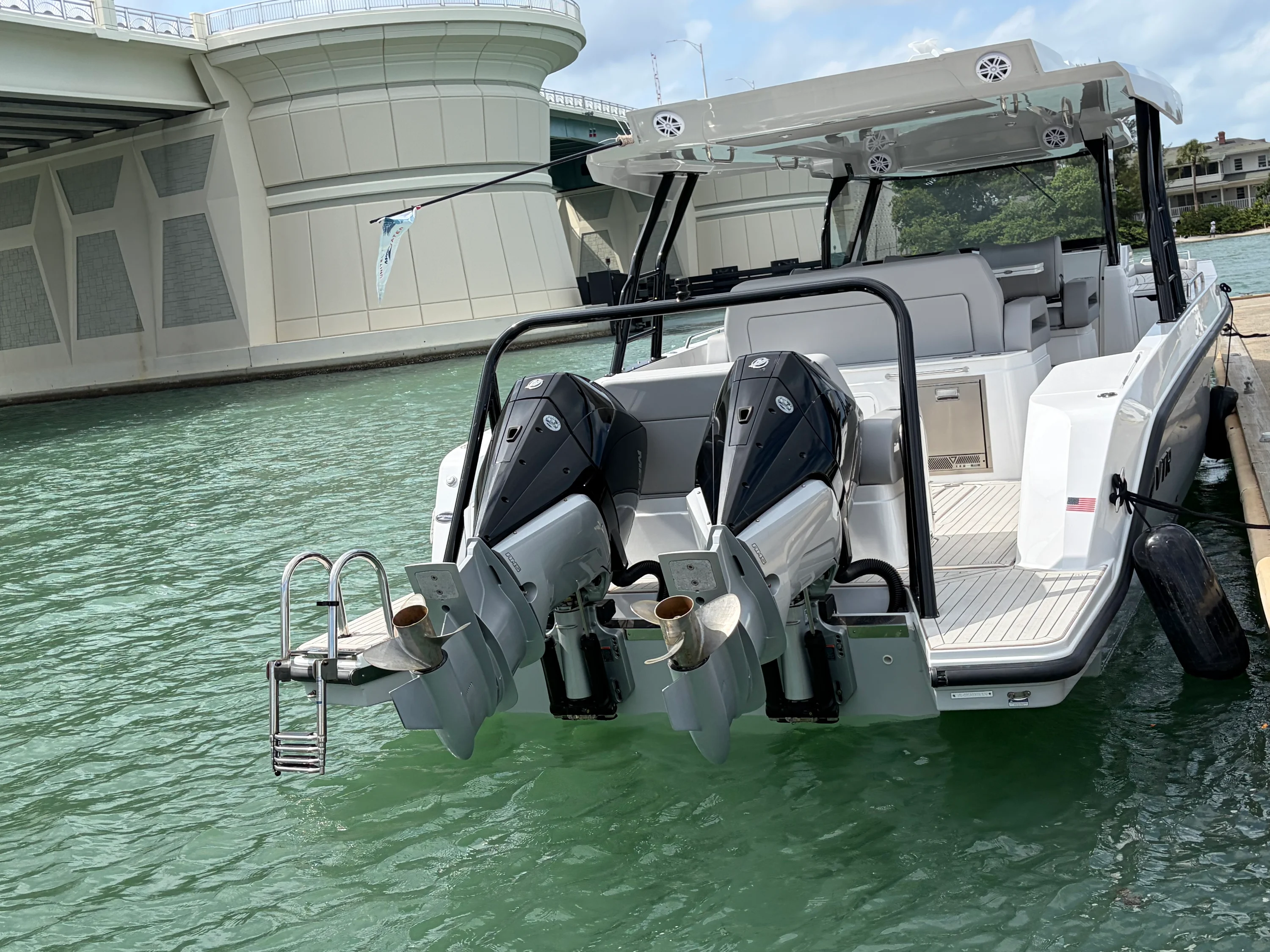 2026 Cruisers Yachts 38 VTR Image Thumbnail #3