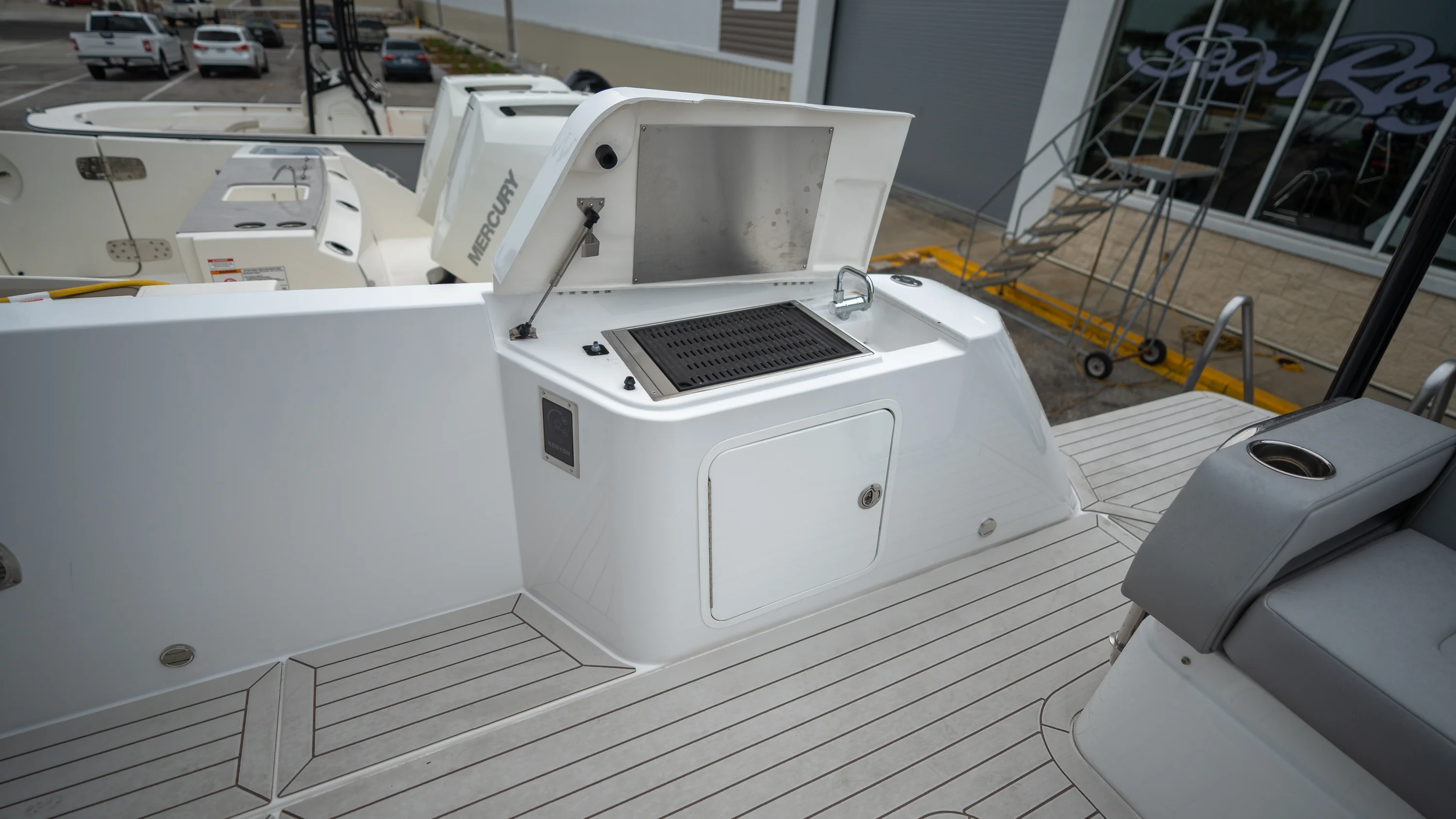 2026 Cruisers Yachts 38 VTR Image Thumbnail #40