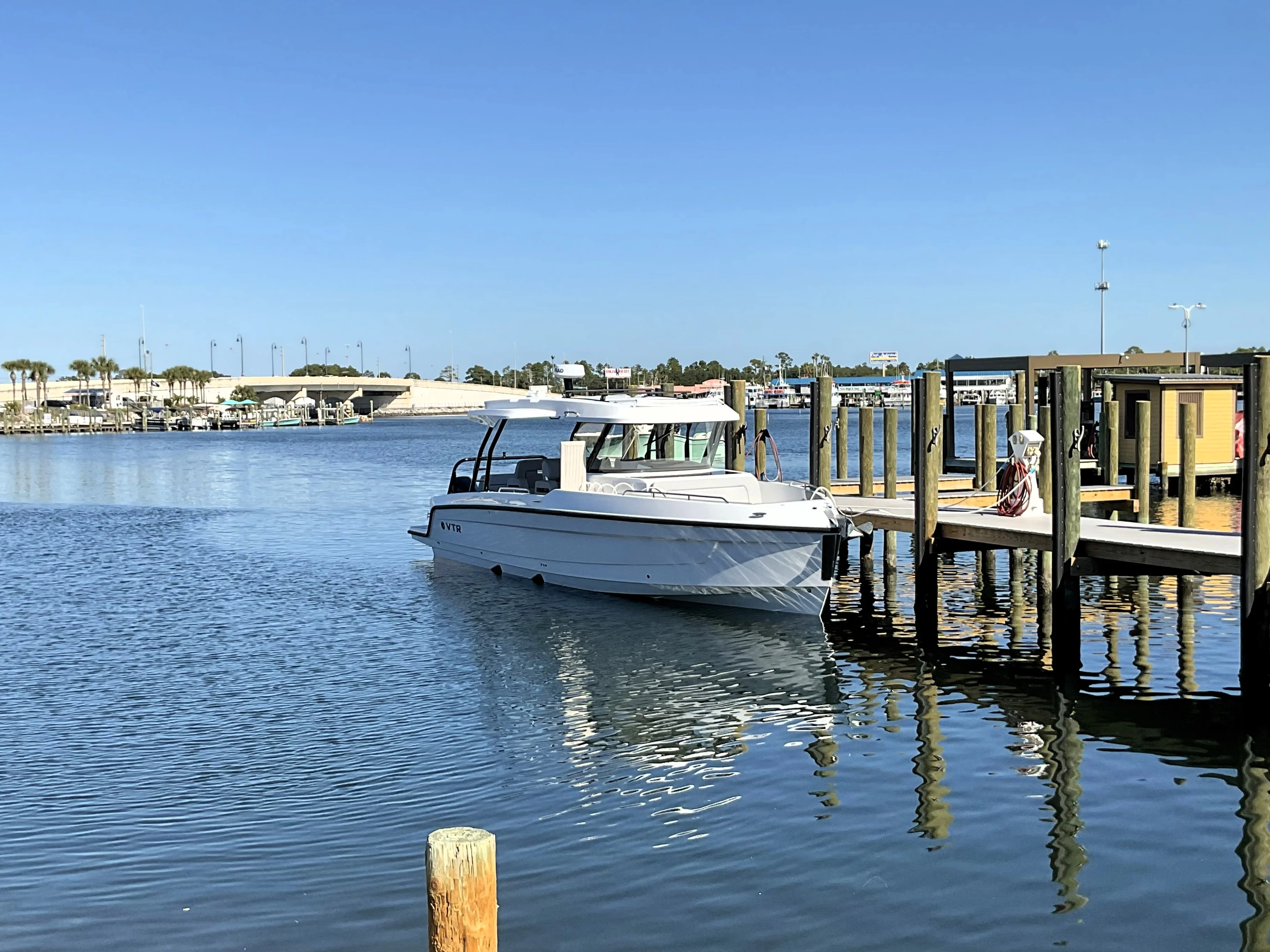 2026 Cruisers Yachts 38 VTR Image Thumbnail #1