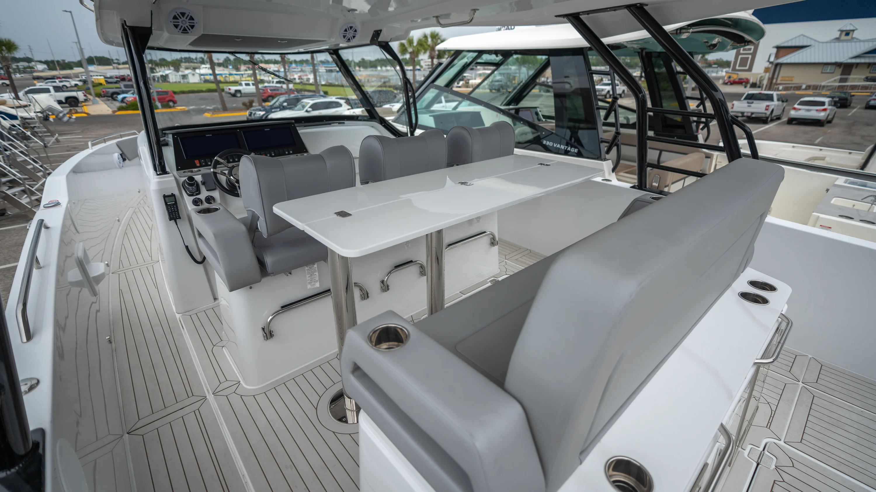 2026 Cruisers Yachts 38 VTR Image Thumbnail #33