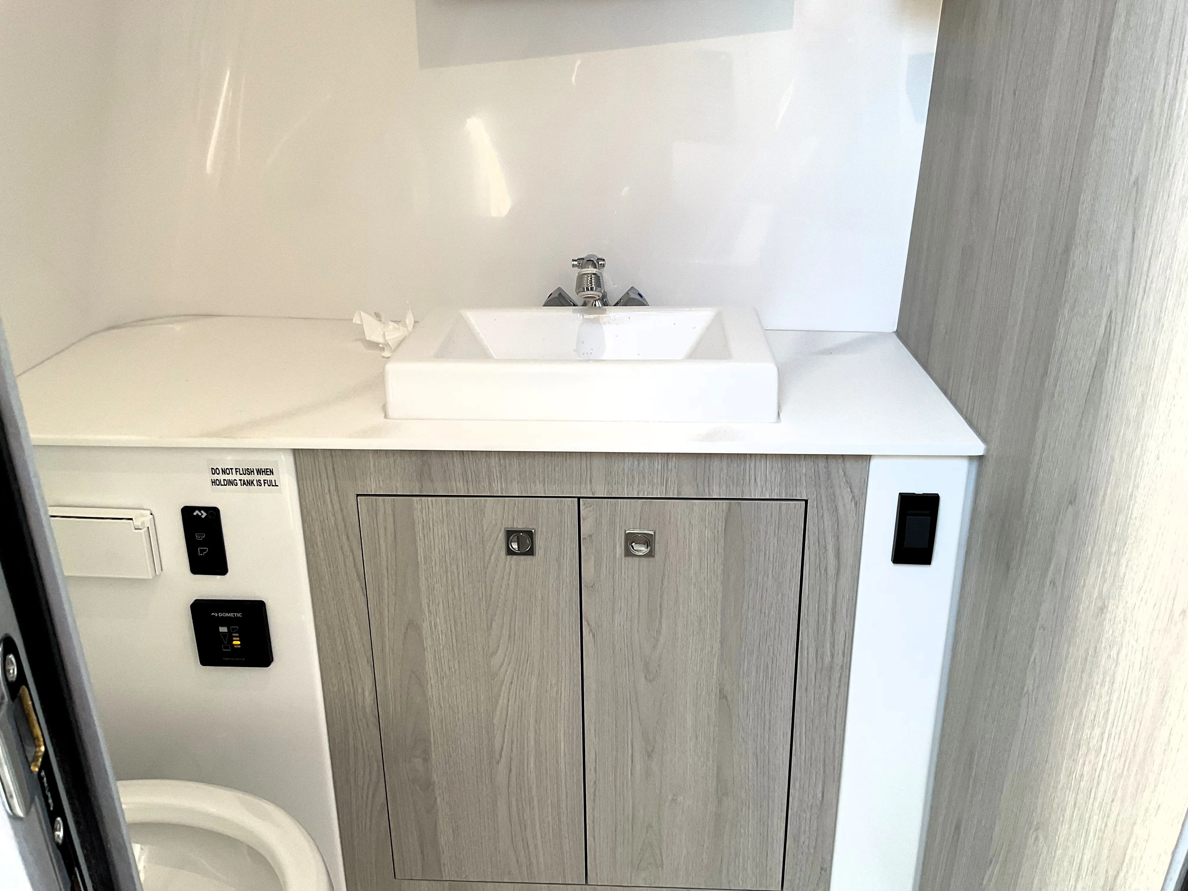 2026 Cruisers Yachts 38 VTR Image Thumbnail #42