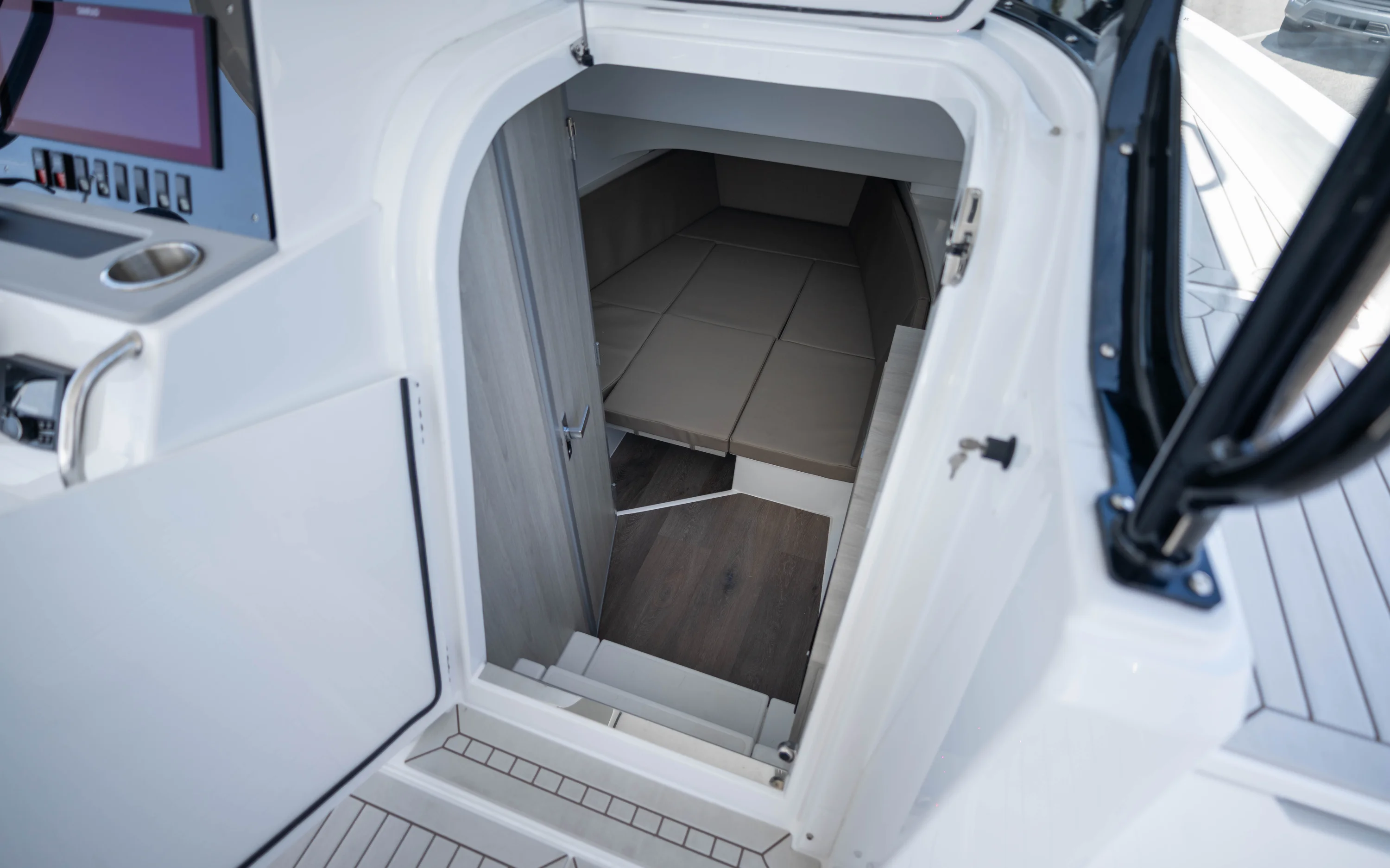 2026 Cruisers Yachts 38 VTR Image Thumbnail #30