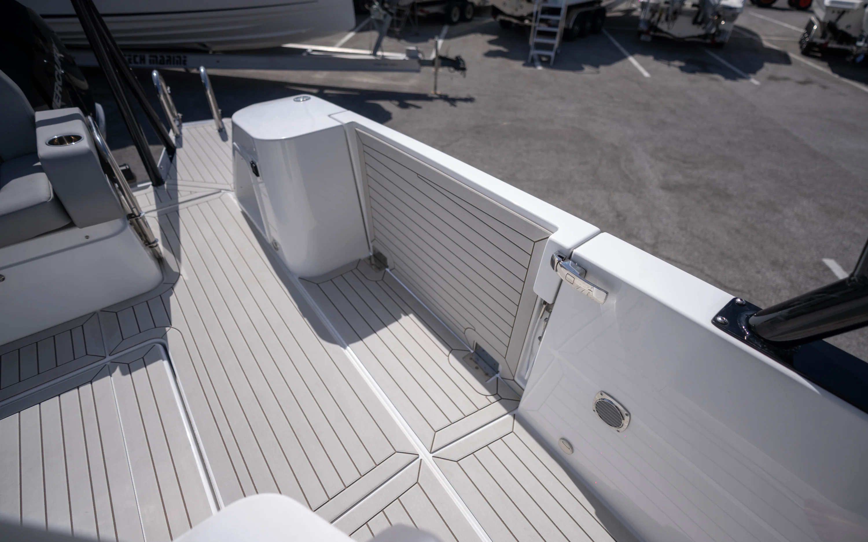 2026 Cruisers Yachts 38 VTR Image Thumbnail #44