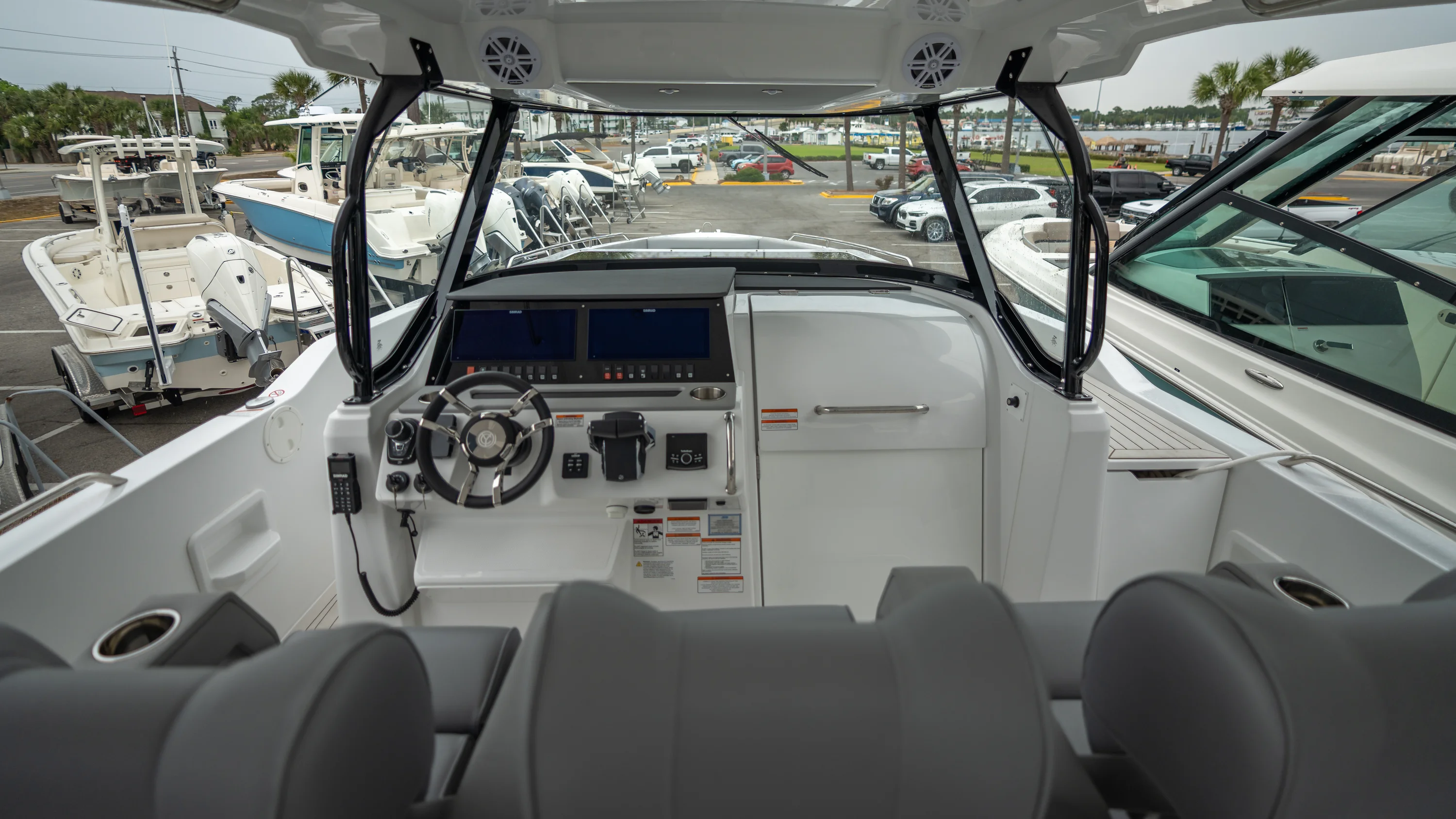 2026 Cruisers Yachts 38 VTR Image Thumbnail #19