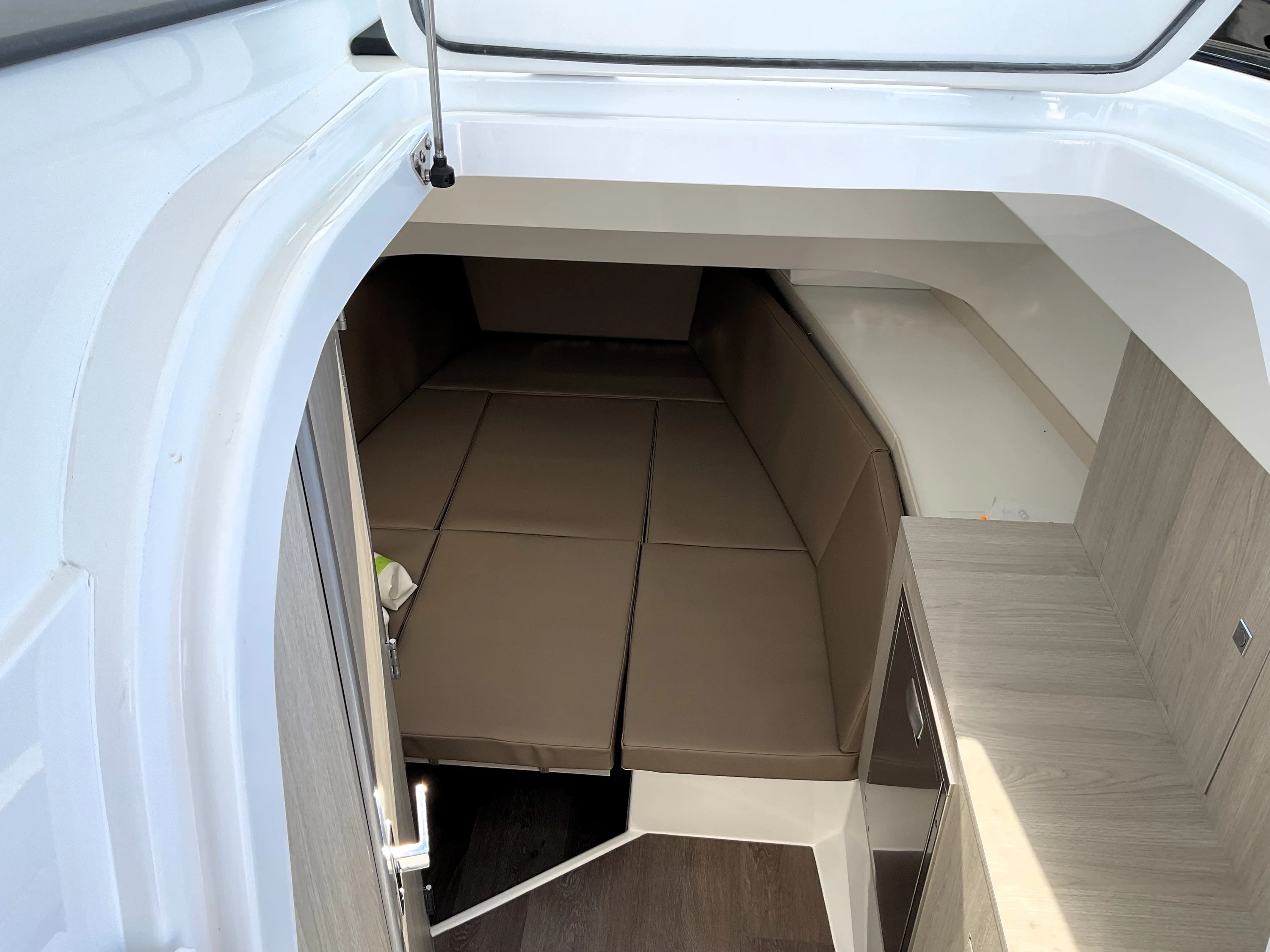 2026 Cruisers Yachts 38 VTR Image Thumbnail #41