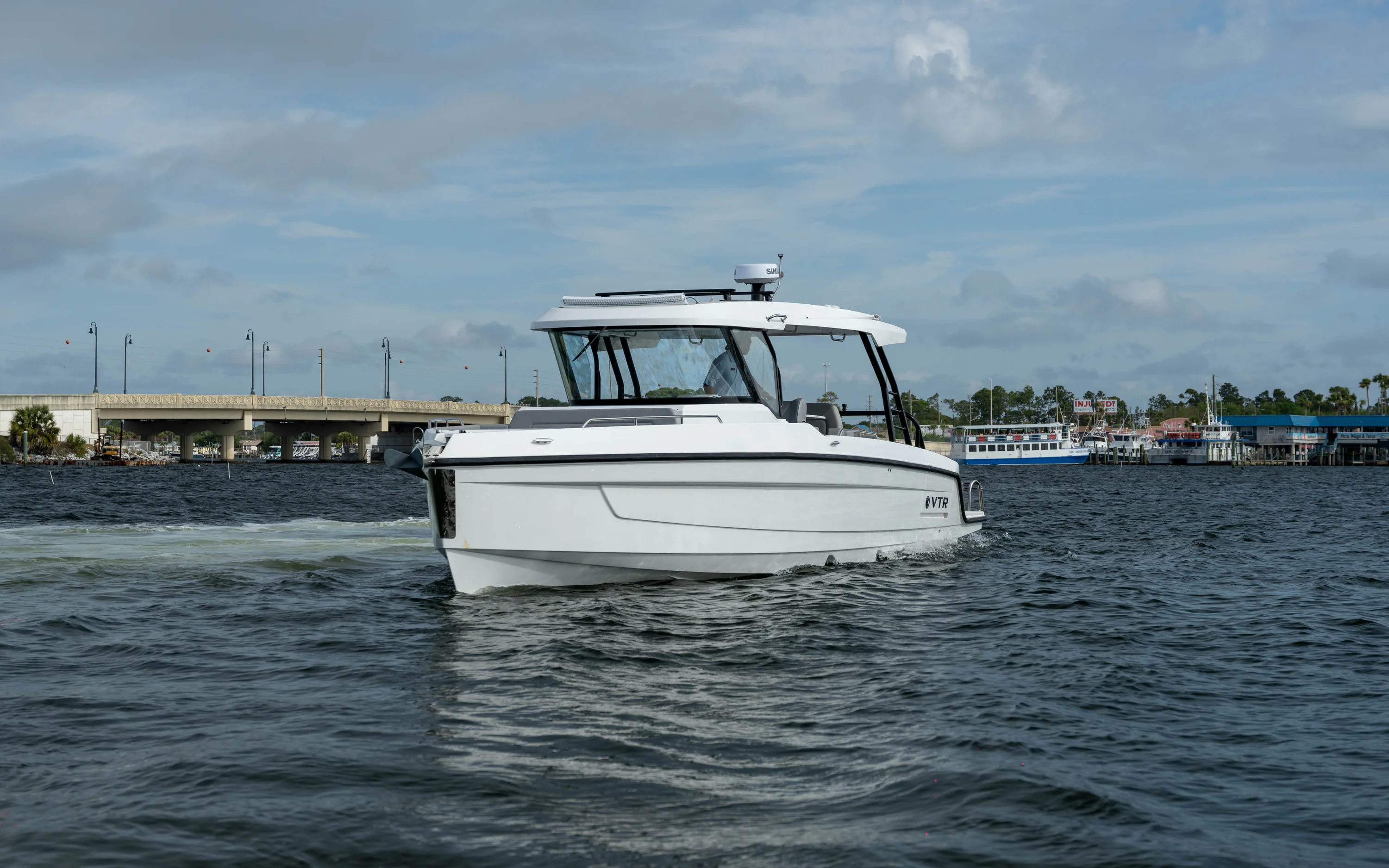 2026 Cruisers Yachts 38 VTR Image Thumbnail #2