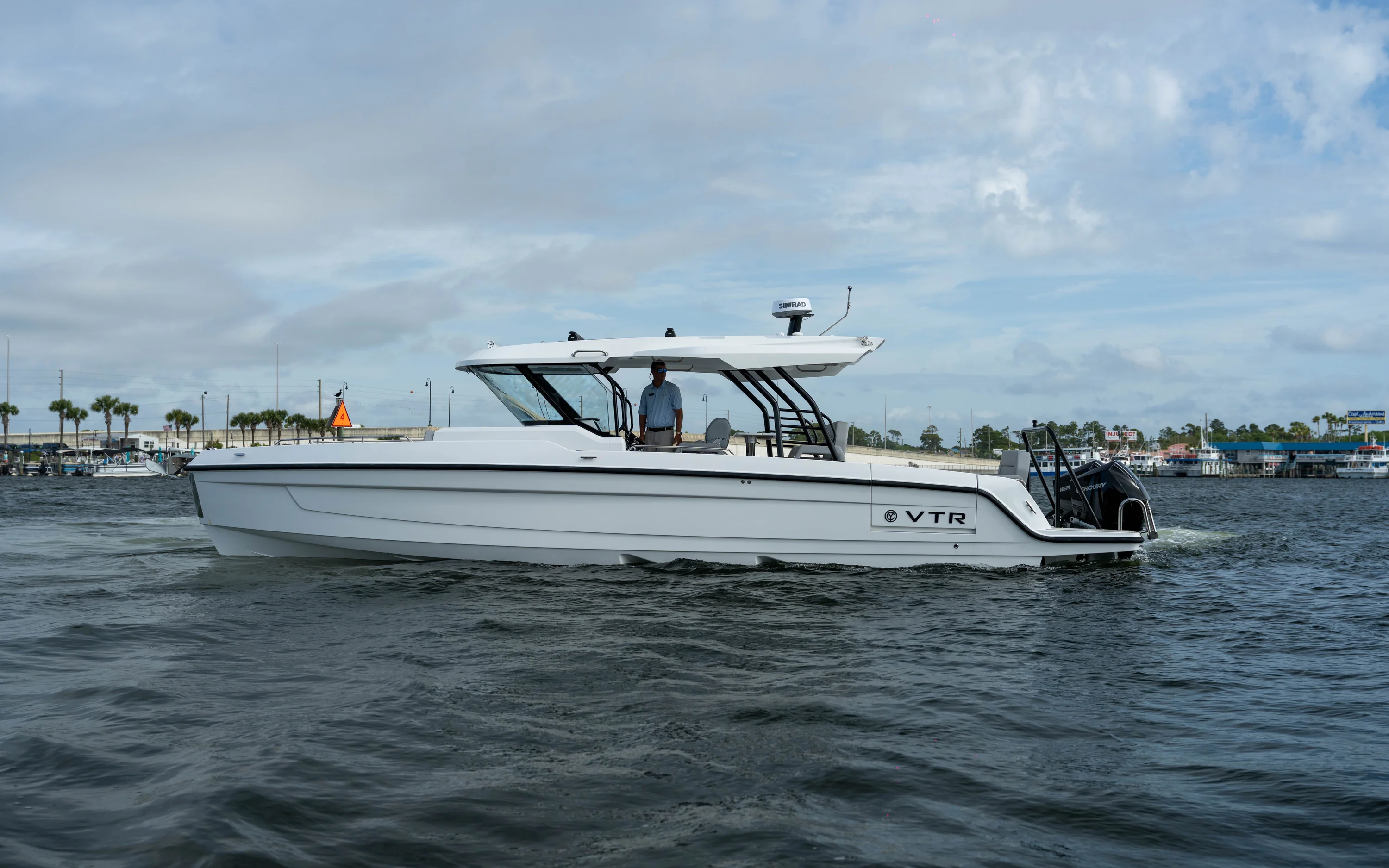 2026 Cruisers Yachts 38 VTR Image Thumbnail #0