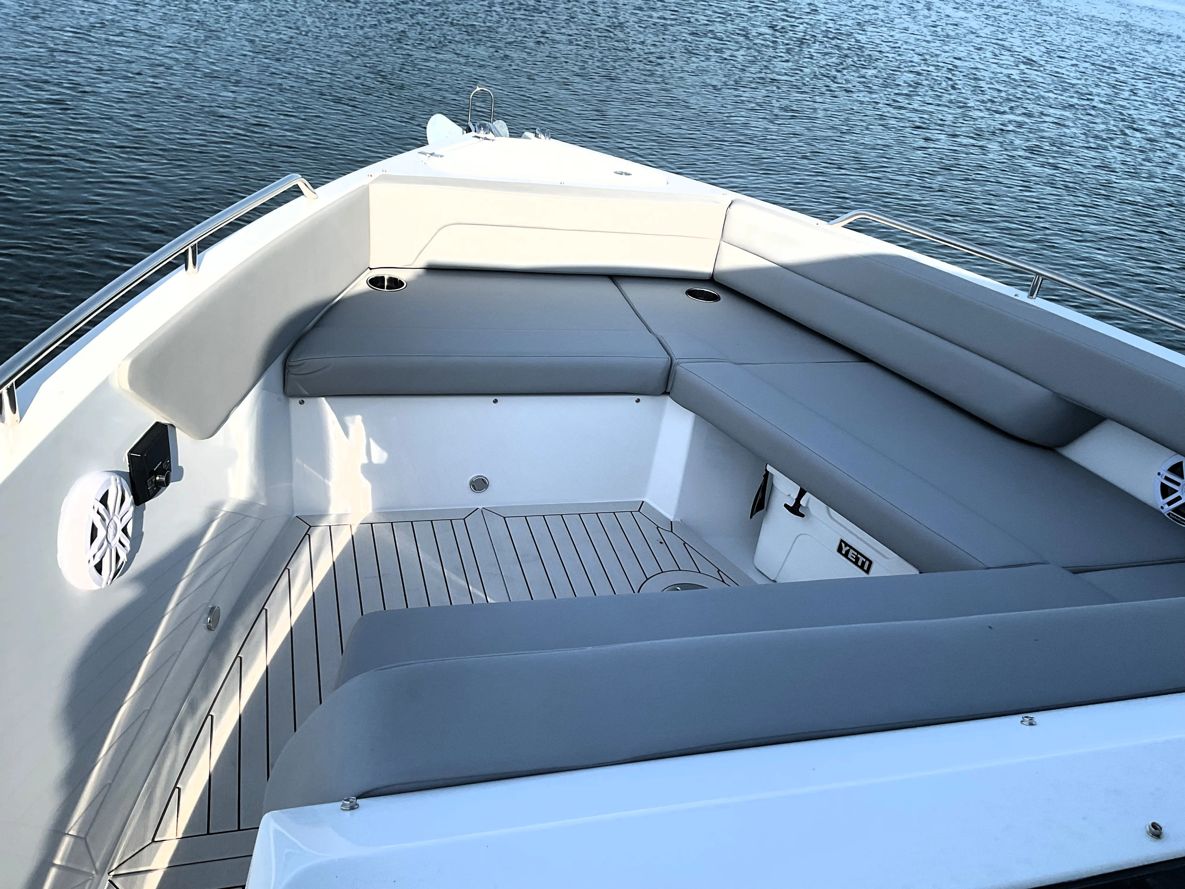 2026 Cruisers Yachts 38 VTR Image Thumbnail #15