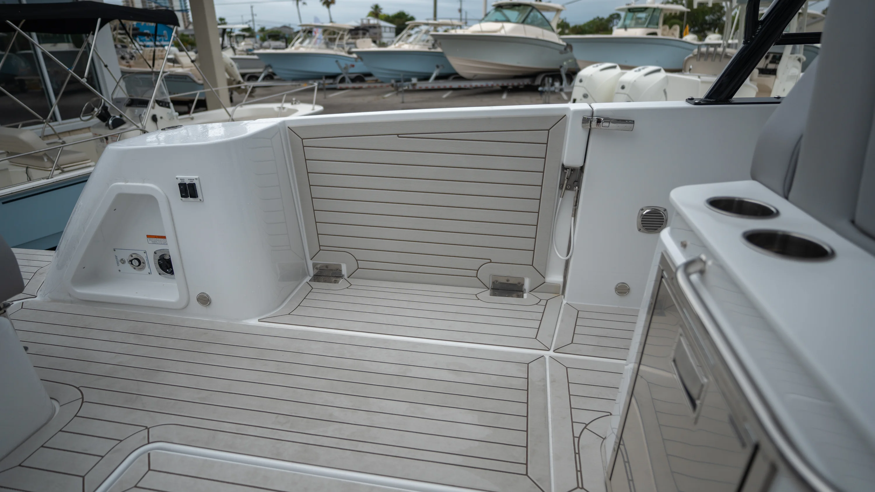2026 Cruisers Yachts 38 VTR Image Thumbnail #42