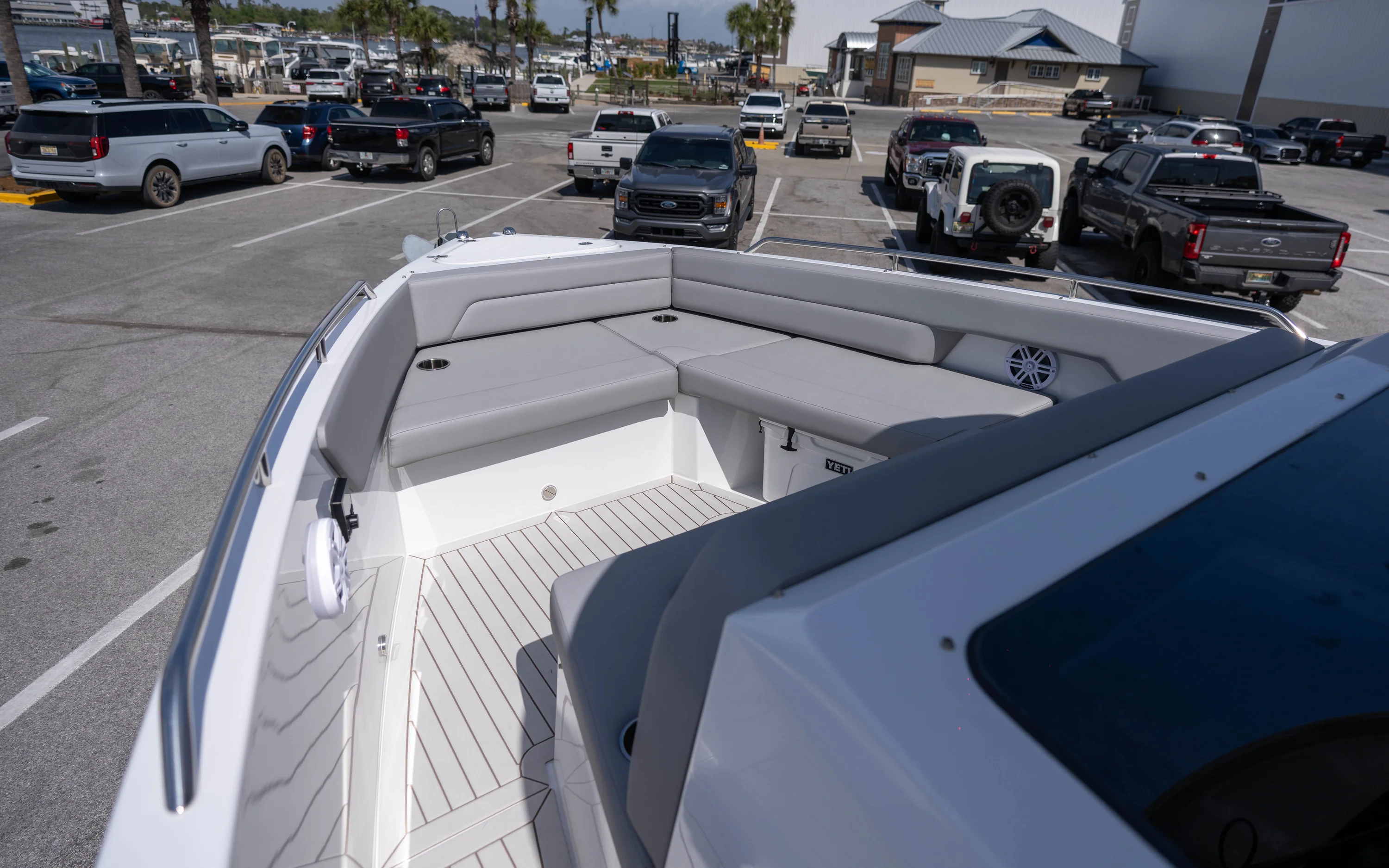 2026 Cruisers Yachts 38 VTR Image Thumbnail #12