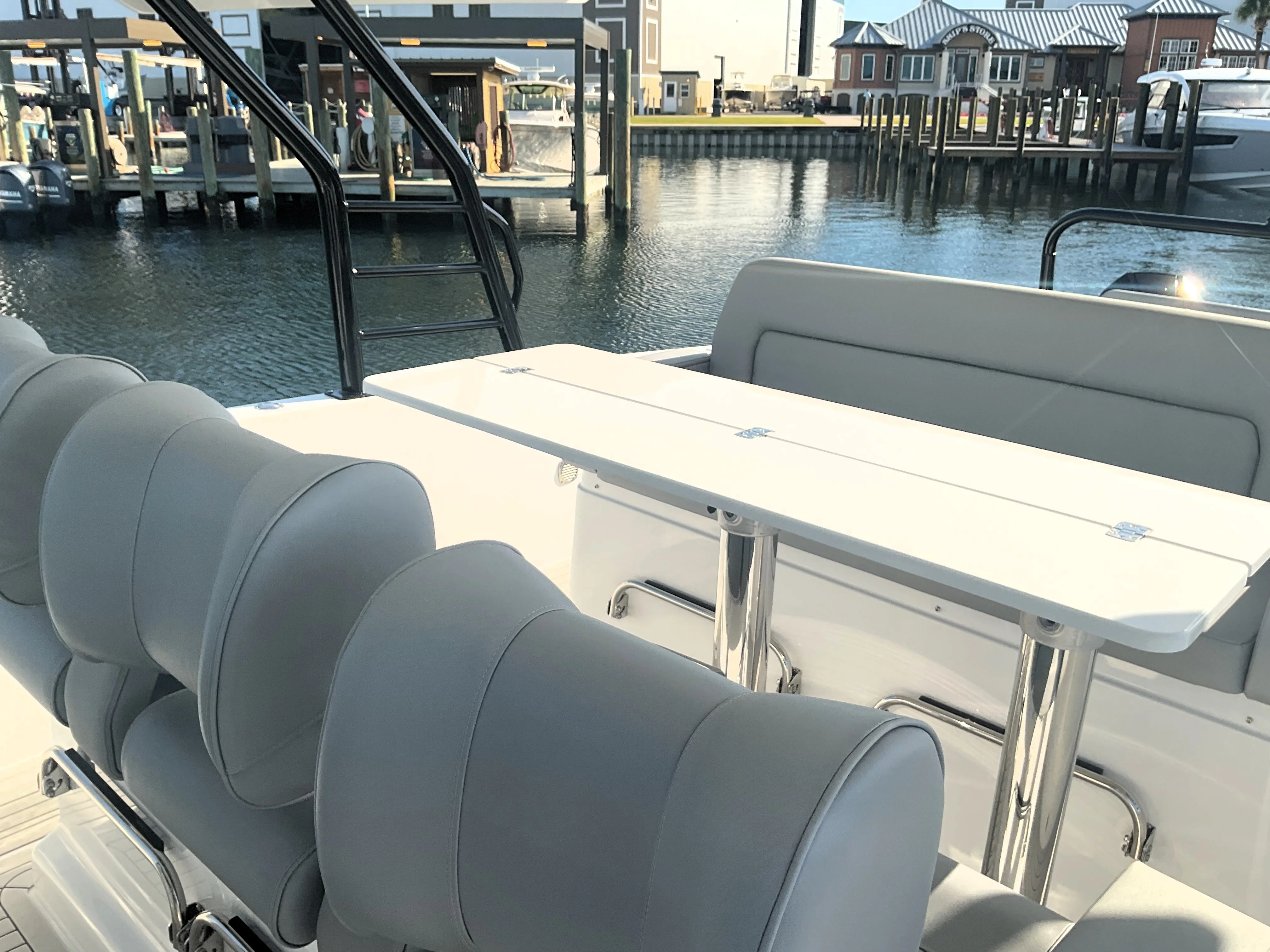 2026 Cruisers Yachts 38 VTR Image Thumbnail #28