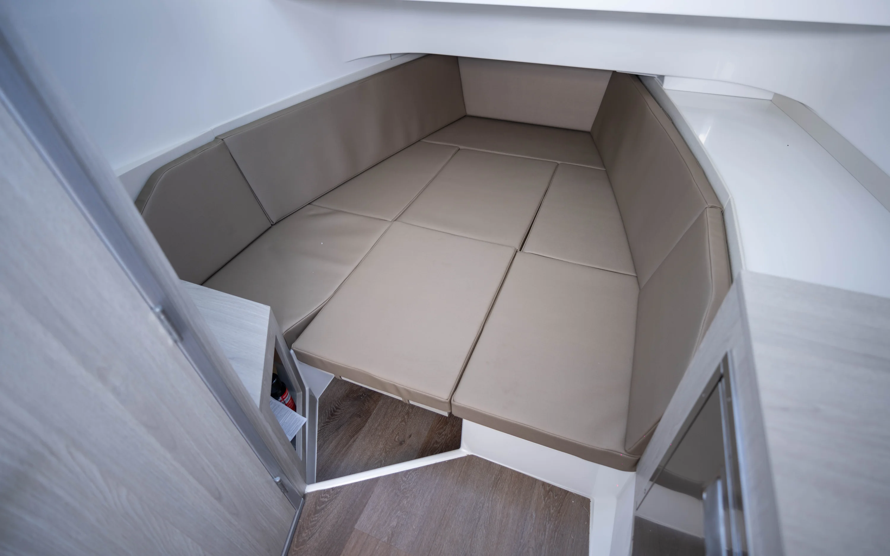 2026 Cruisers Yachts 38 VTR Image Thumbnail #31