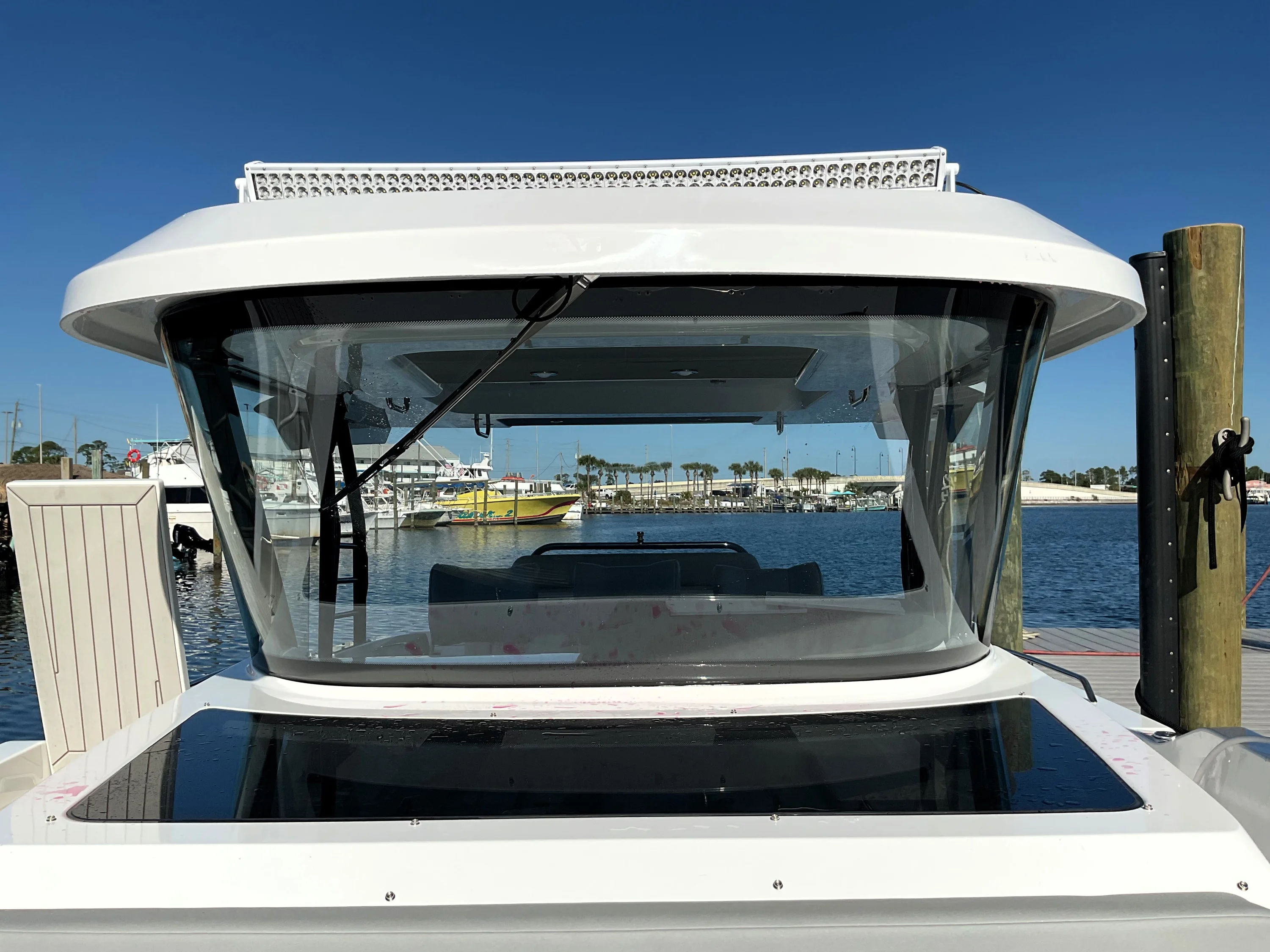 2026 Cruisers Yachts 38 VTR Image Thumbnail #11