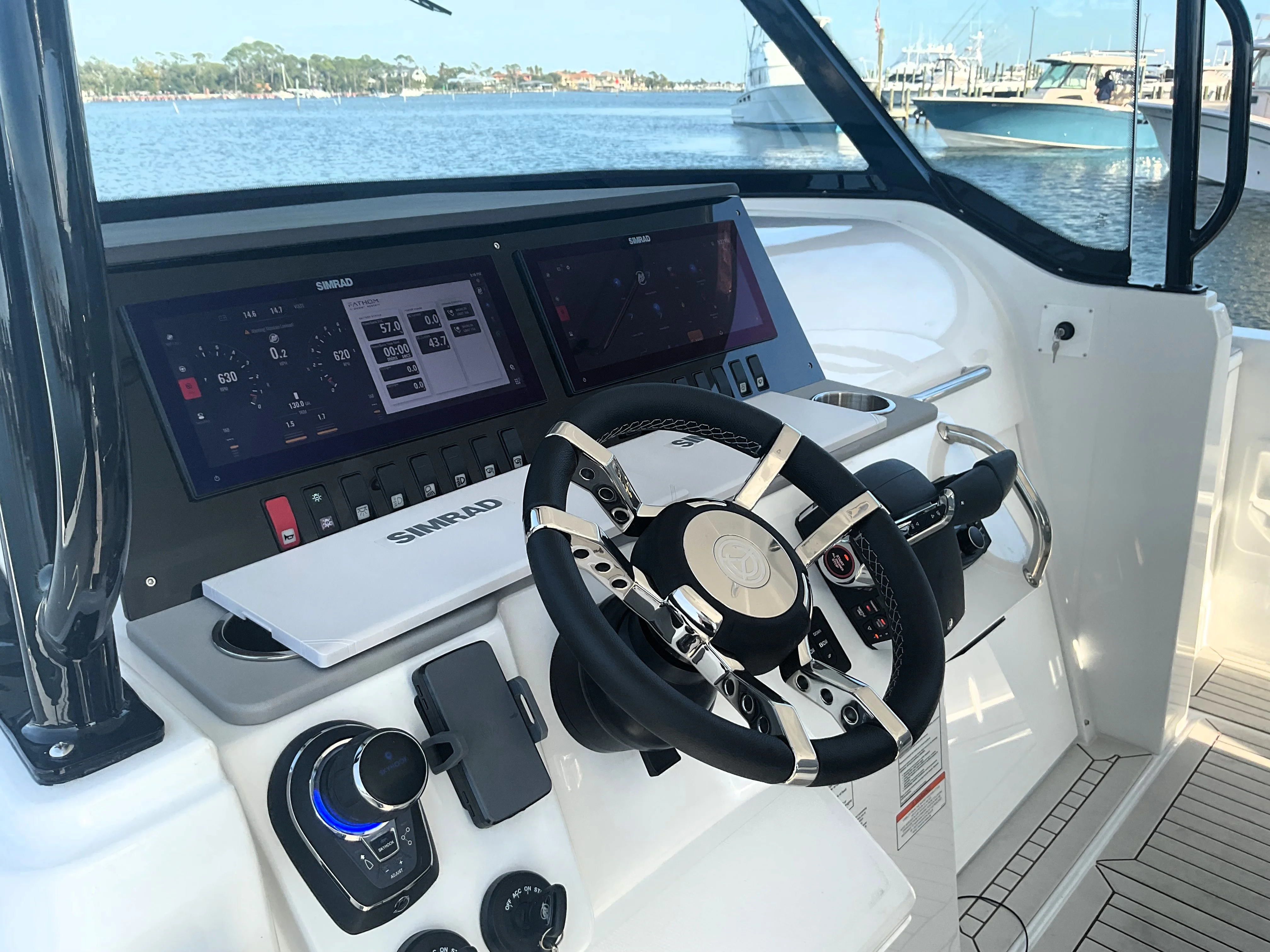 2026 Cruisers Yachts 38 VTR Image Thumbnail #33