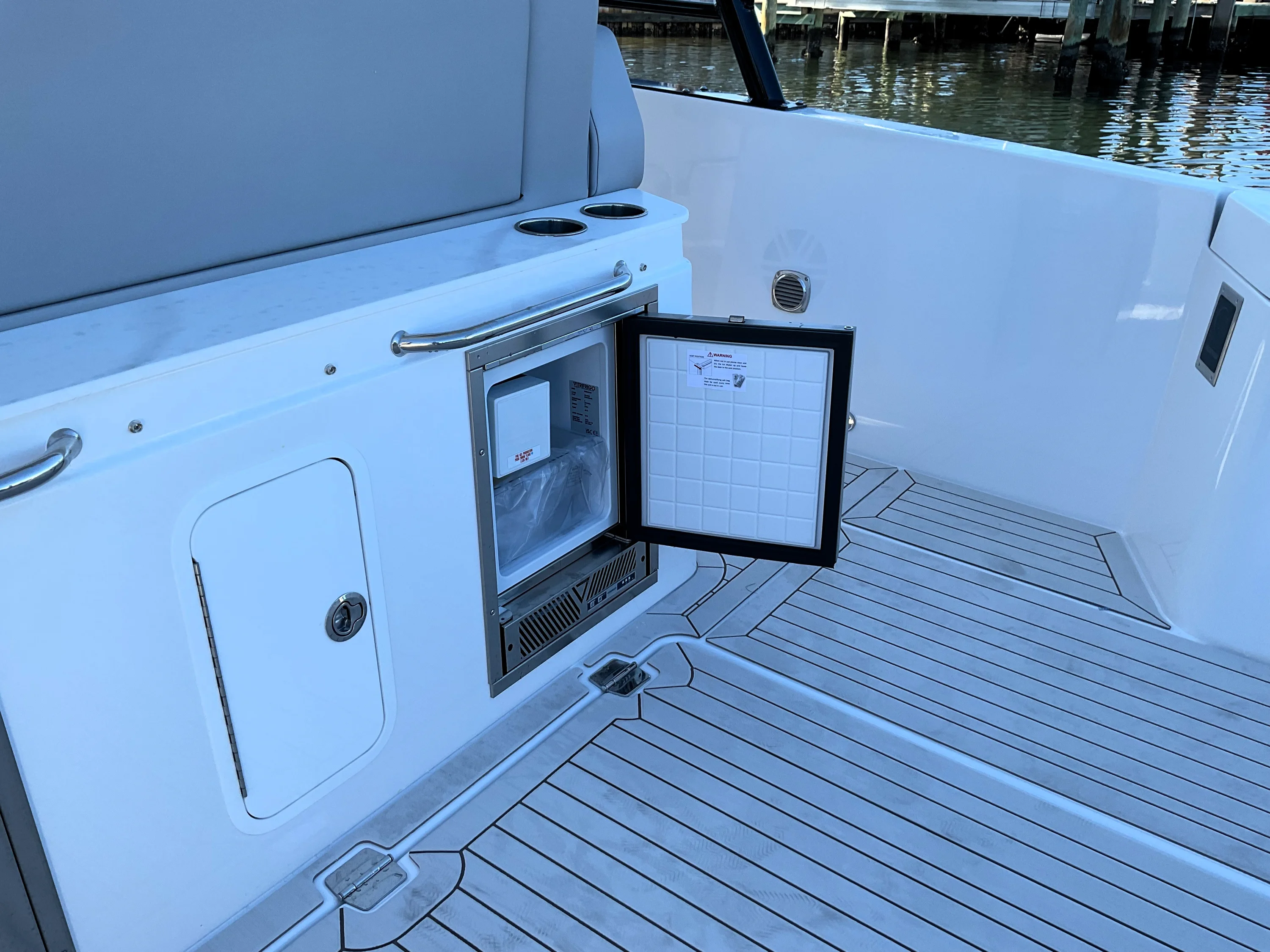 2026 Cruisers Yachts 38 VTR Image Thumbnail #22