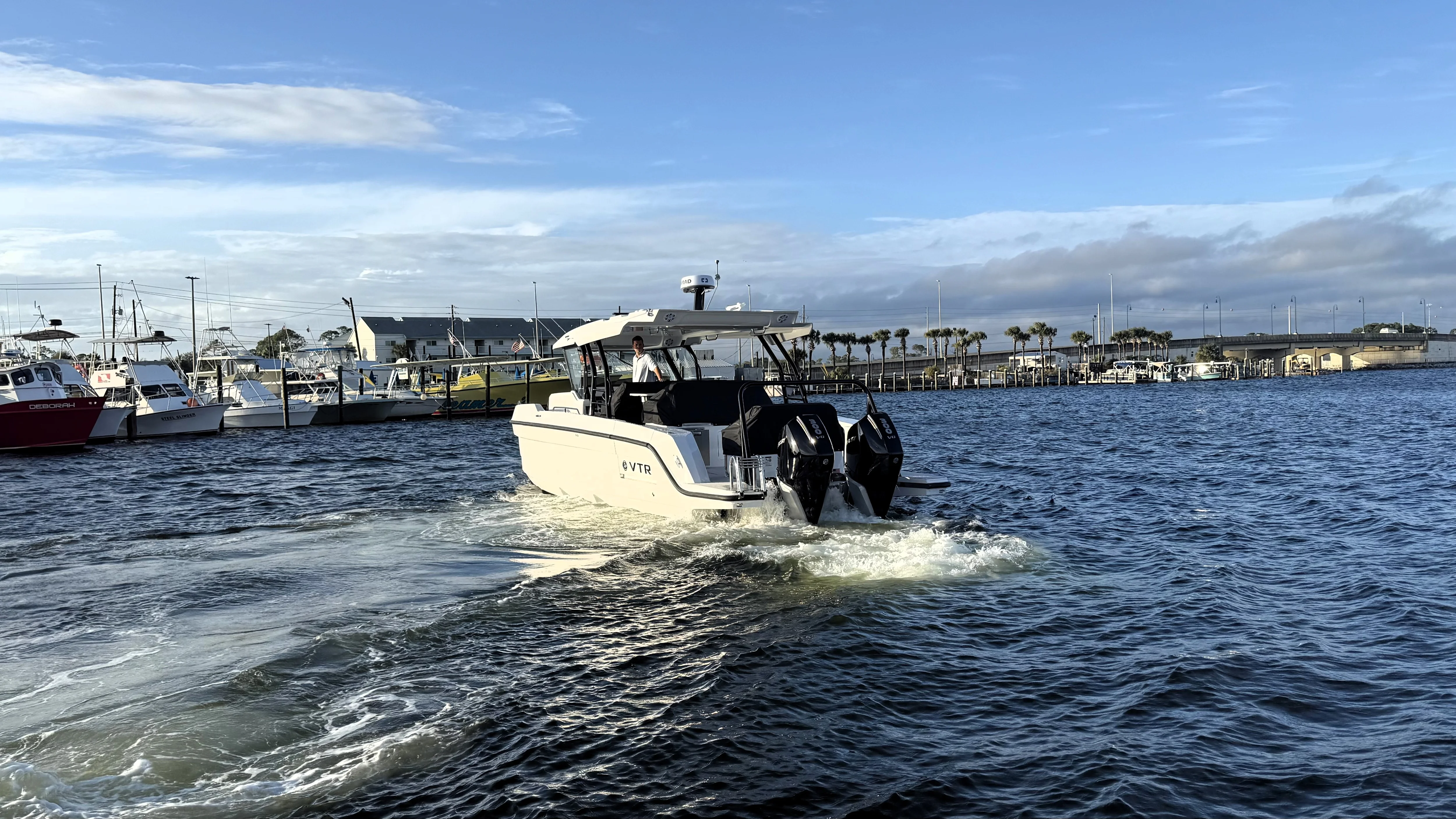 2026 Cruisers Yachts 38 VTR Image Thumbnail #2