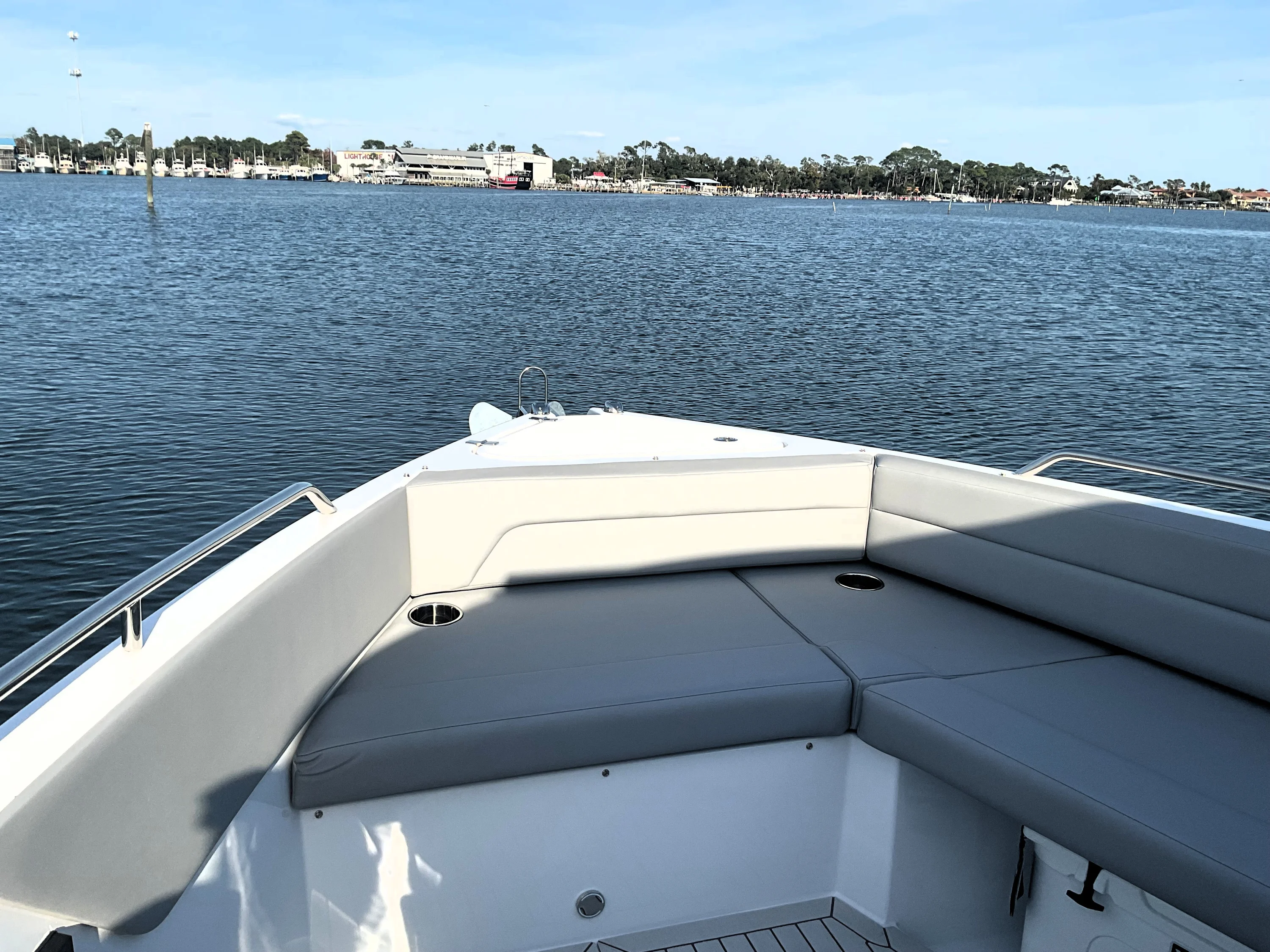 2026 Cruisers Yachts 38 VTR Image Thumbnail #13