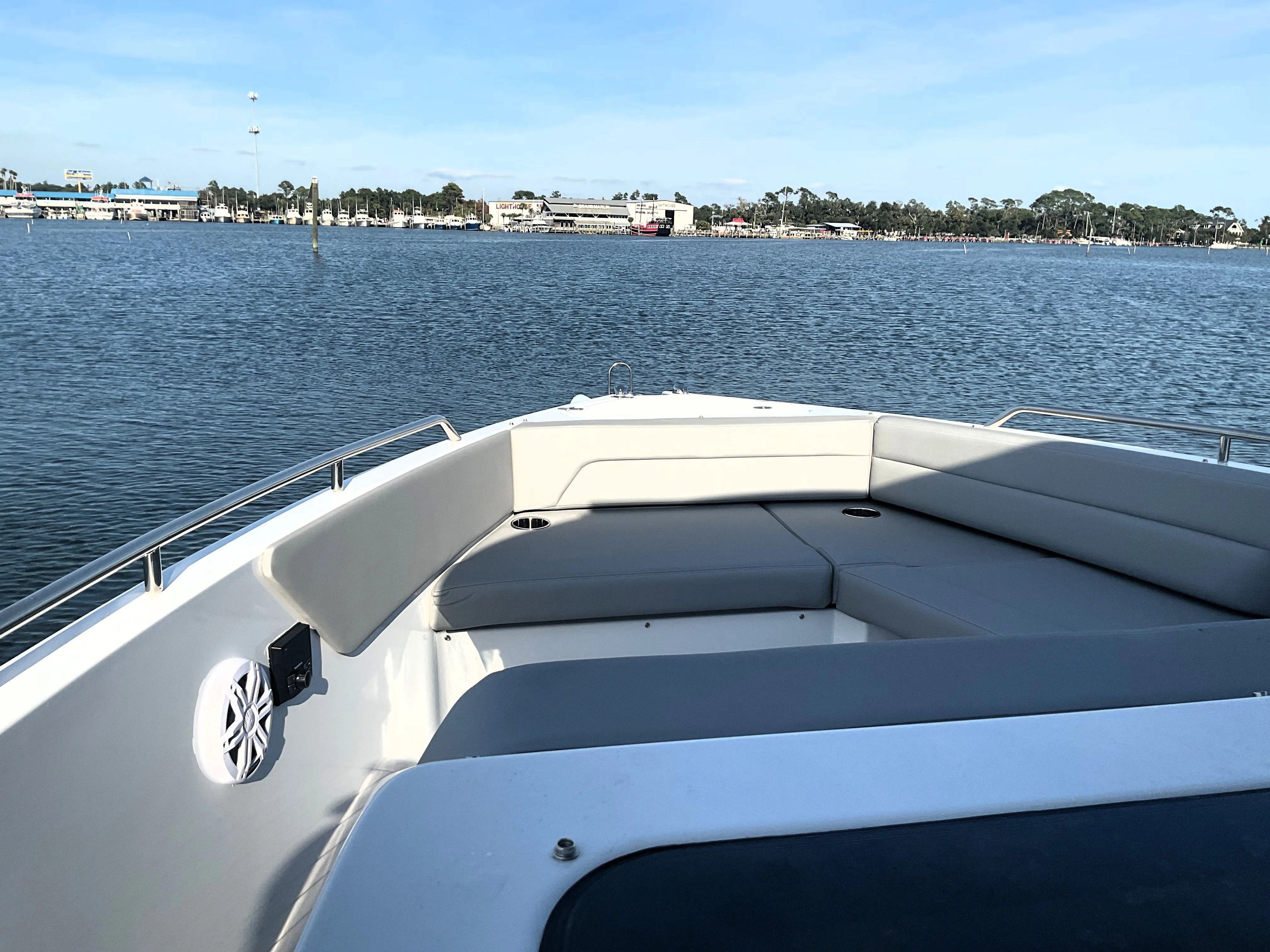 2026 Cruisers Yachts 38 VTR Image Thumbnail #11