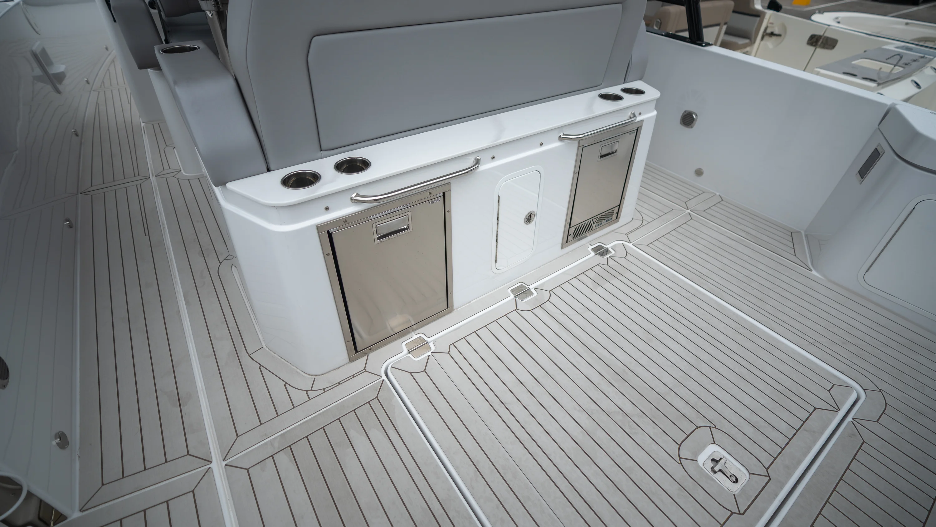 2026 Cruisers Yachts 38 VTR Image Thumbnail #34