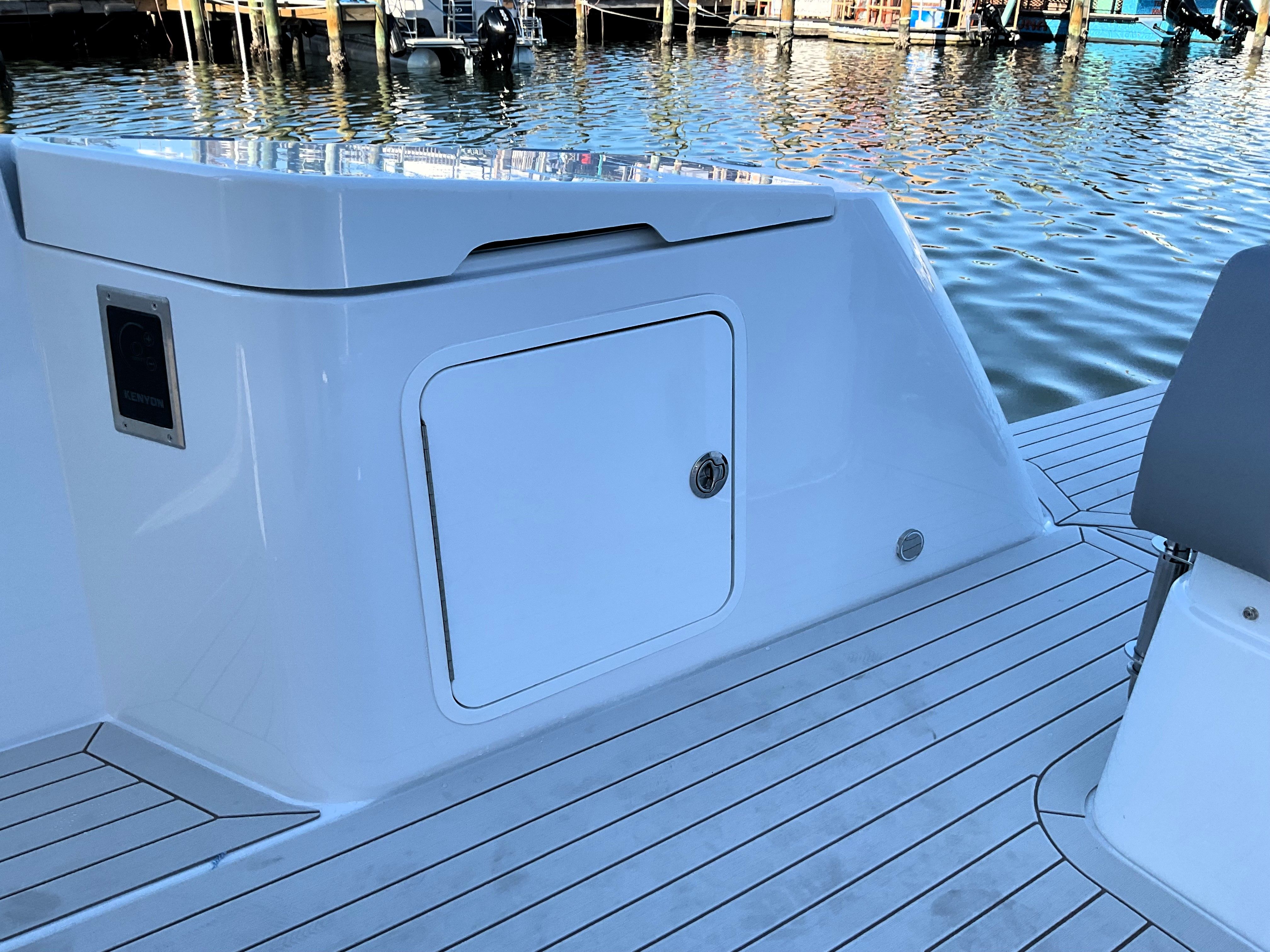 2026 Cruisers Yachts 38 VTR Image Thumbnail #20