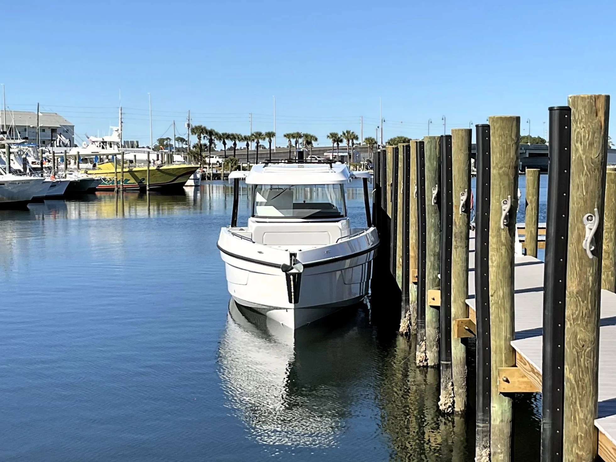 2026 Cruisers Yachts 38 VTR Image Thumbnail #4