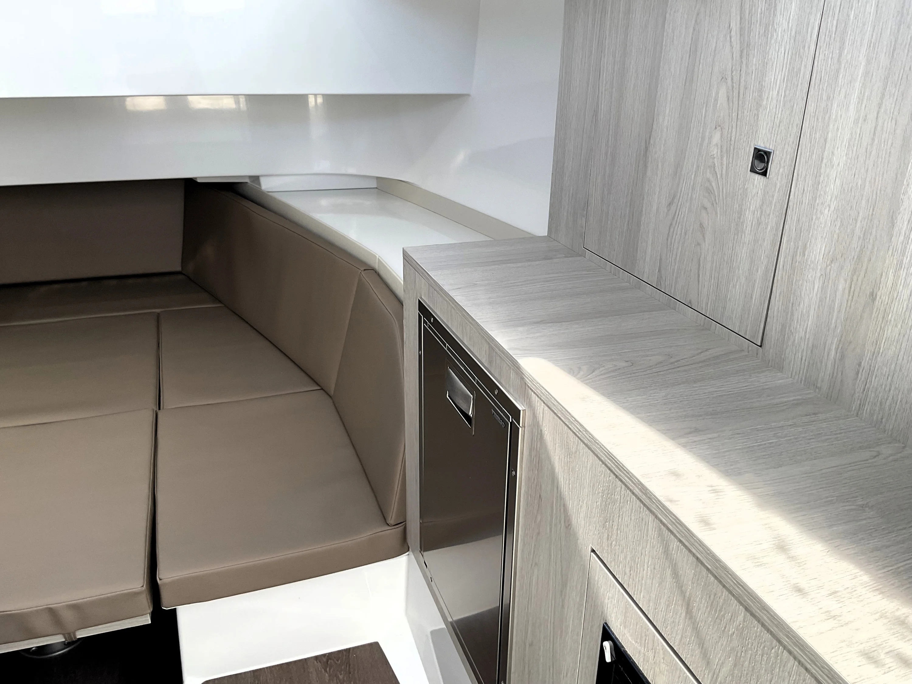 2026 Cruisers Yachts 38 VTR Image Thumbnail #40