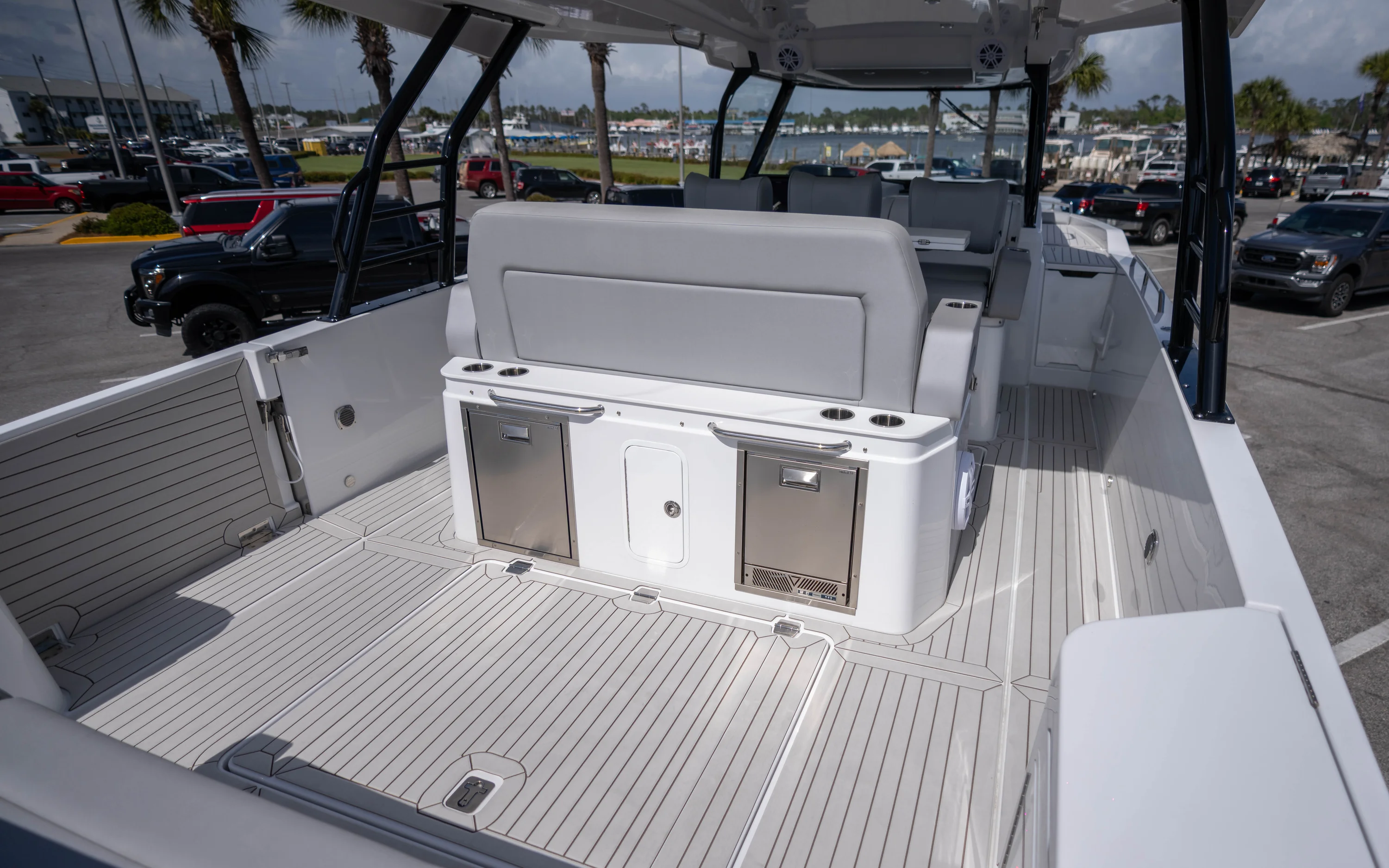 2026 Cruisers Yachts 38 VTR Image Thumbnail #43