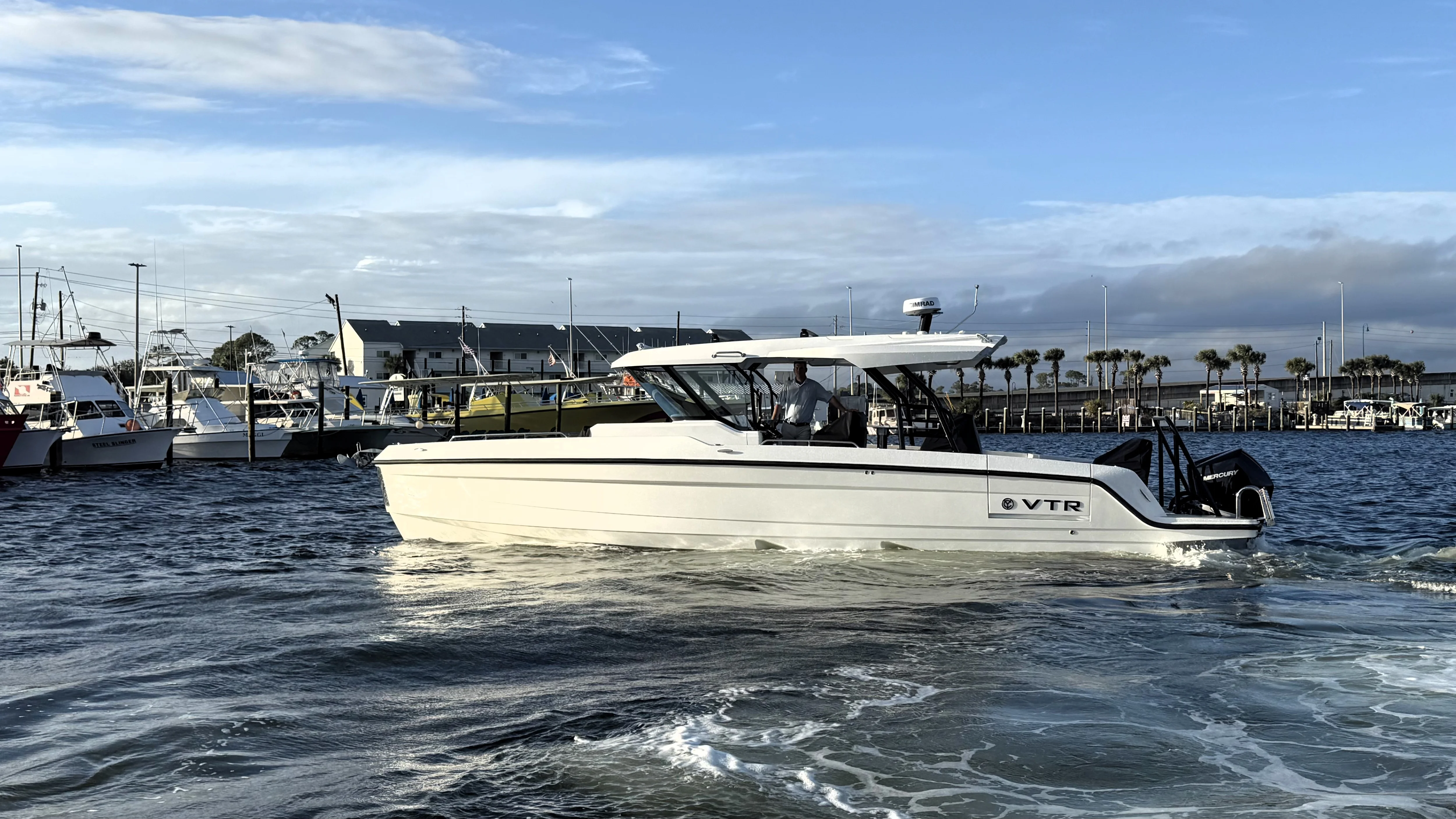 2026 Cruisers Yachts 38 VTR Image Thumbnail #1