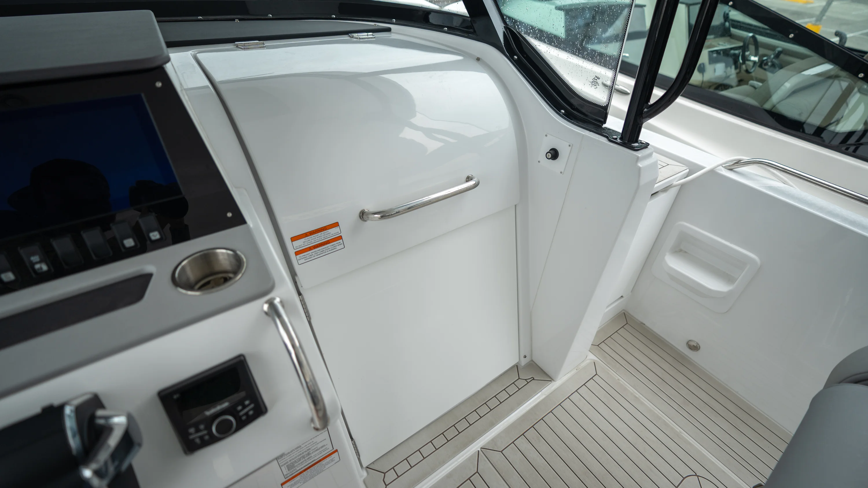 2026 Cruisers Yachts 38 VTR Image Thumbnail #30