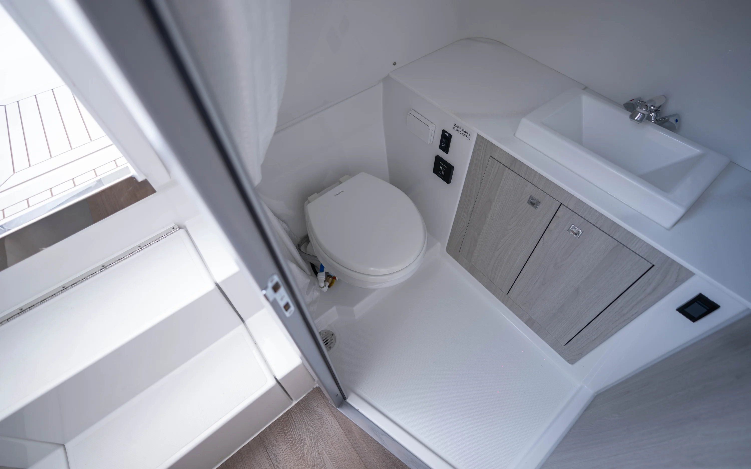 2026 Cruisers Yachts 38 VTR Image Thumbnail #35