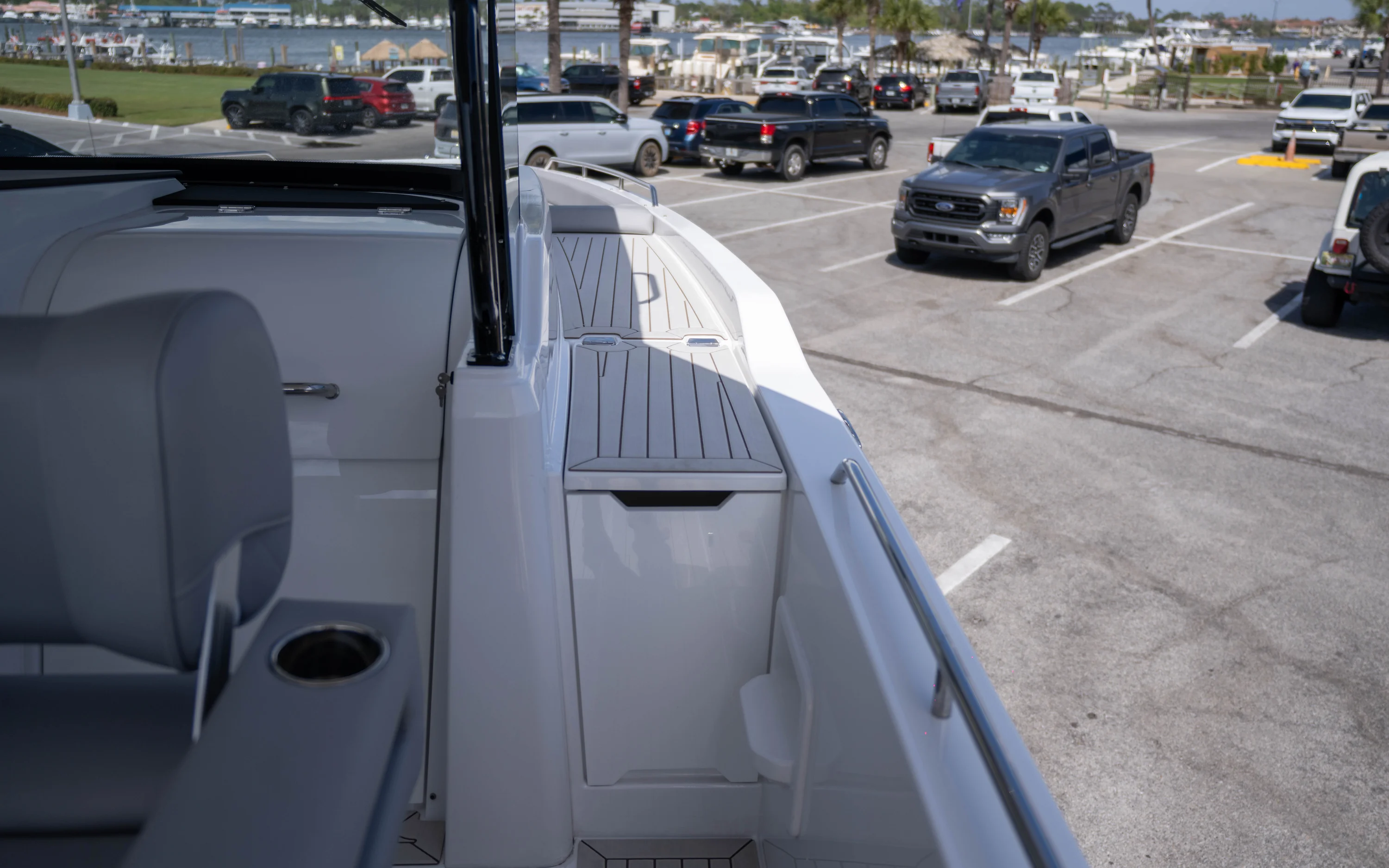 2026 Cruisers Yachts 38 VTR Image Thumbnail #20