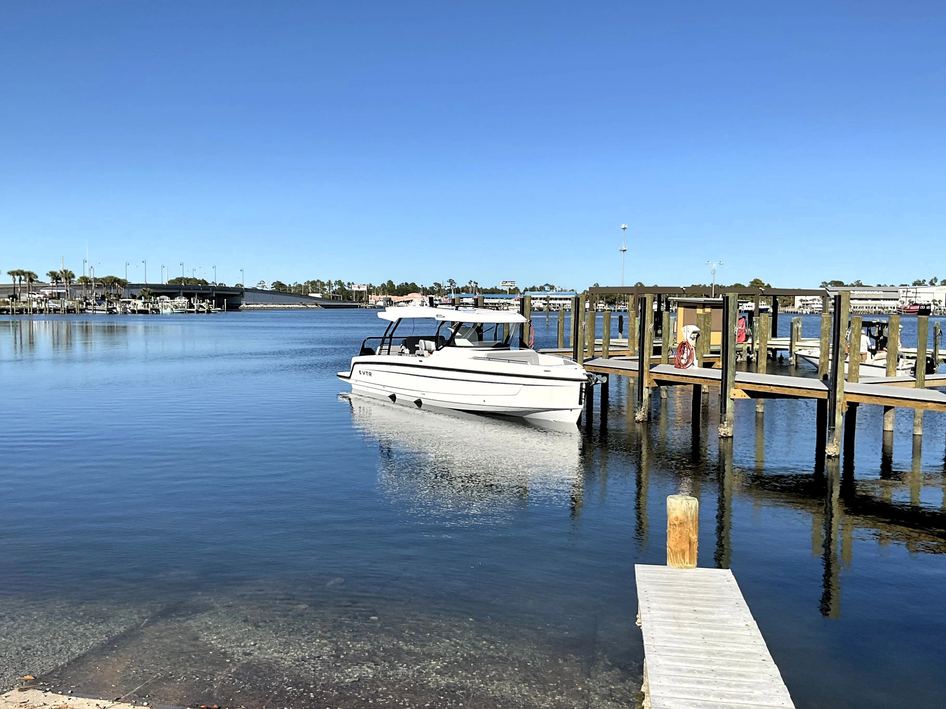 2026 Cruisers Yachts 38 VTR Image Thumbnail #2