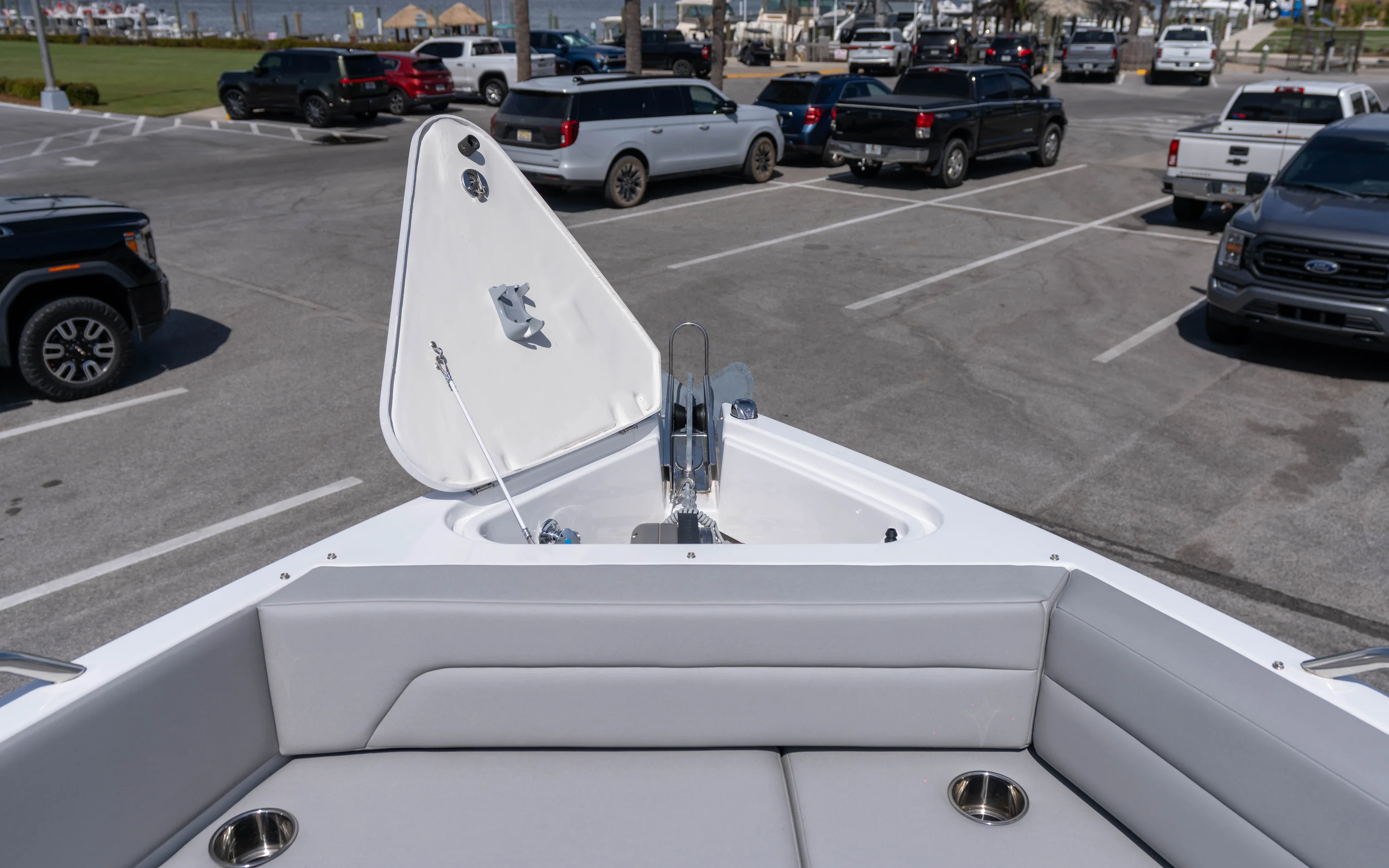 2026 Cruisers Yachts 38 VTR Image Thumbnail #11