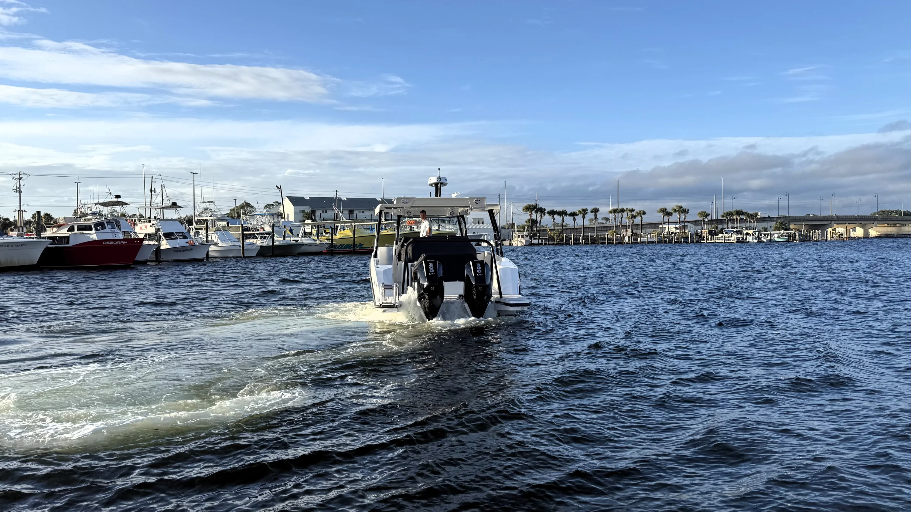 2026 Cruisers Yachts 38 VTR Image Thumbnail #3