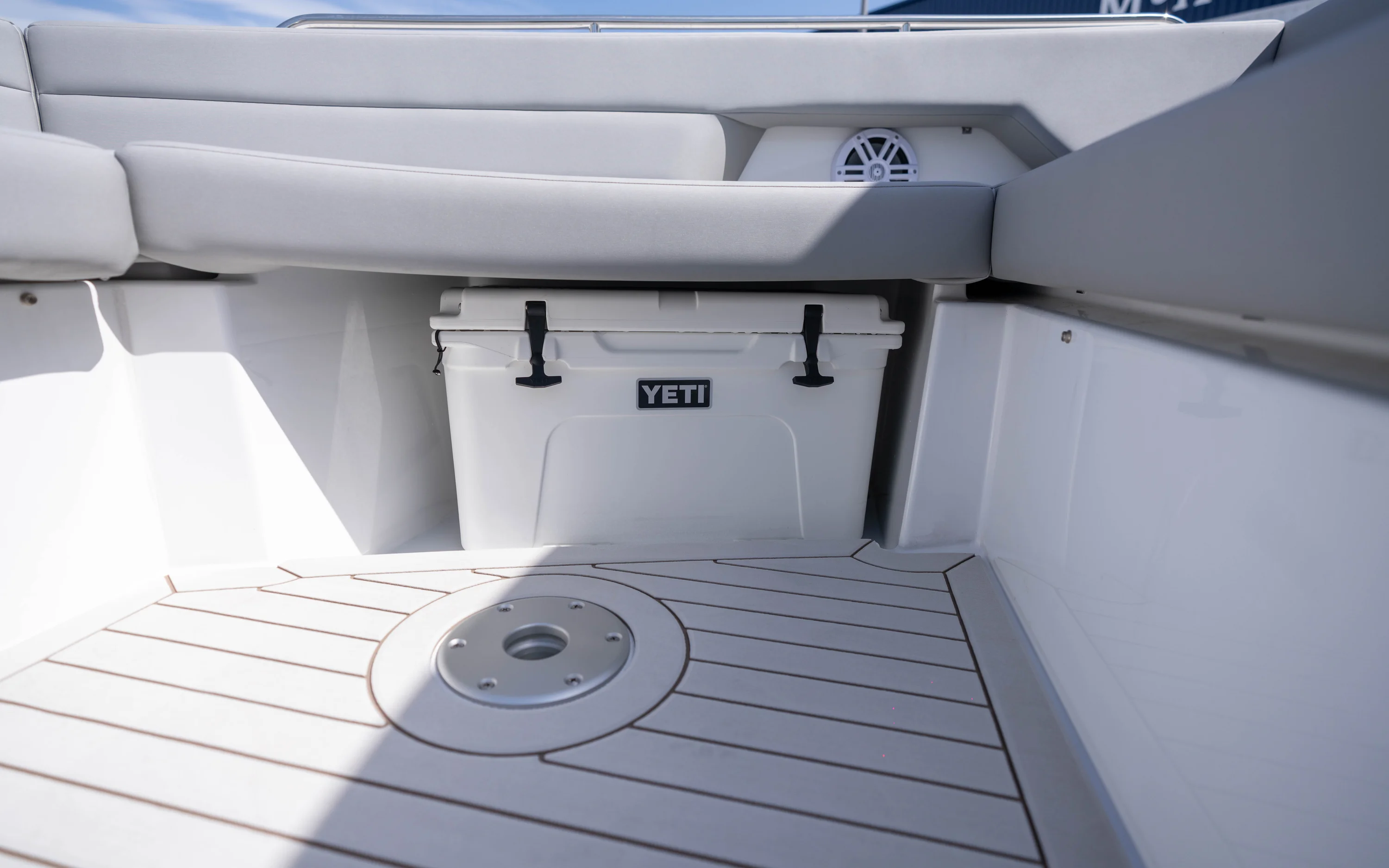 2026 Cruisers Yachts 38 VTR Image Thumbnail #14