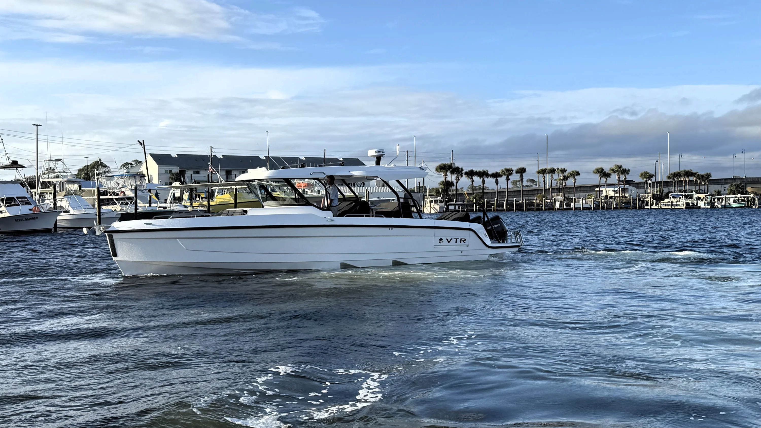 2026 Cruisers Yachts 38 VTR Image Thumbnail #7