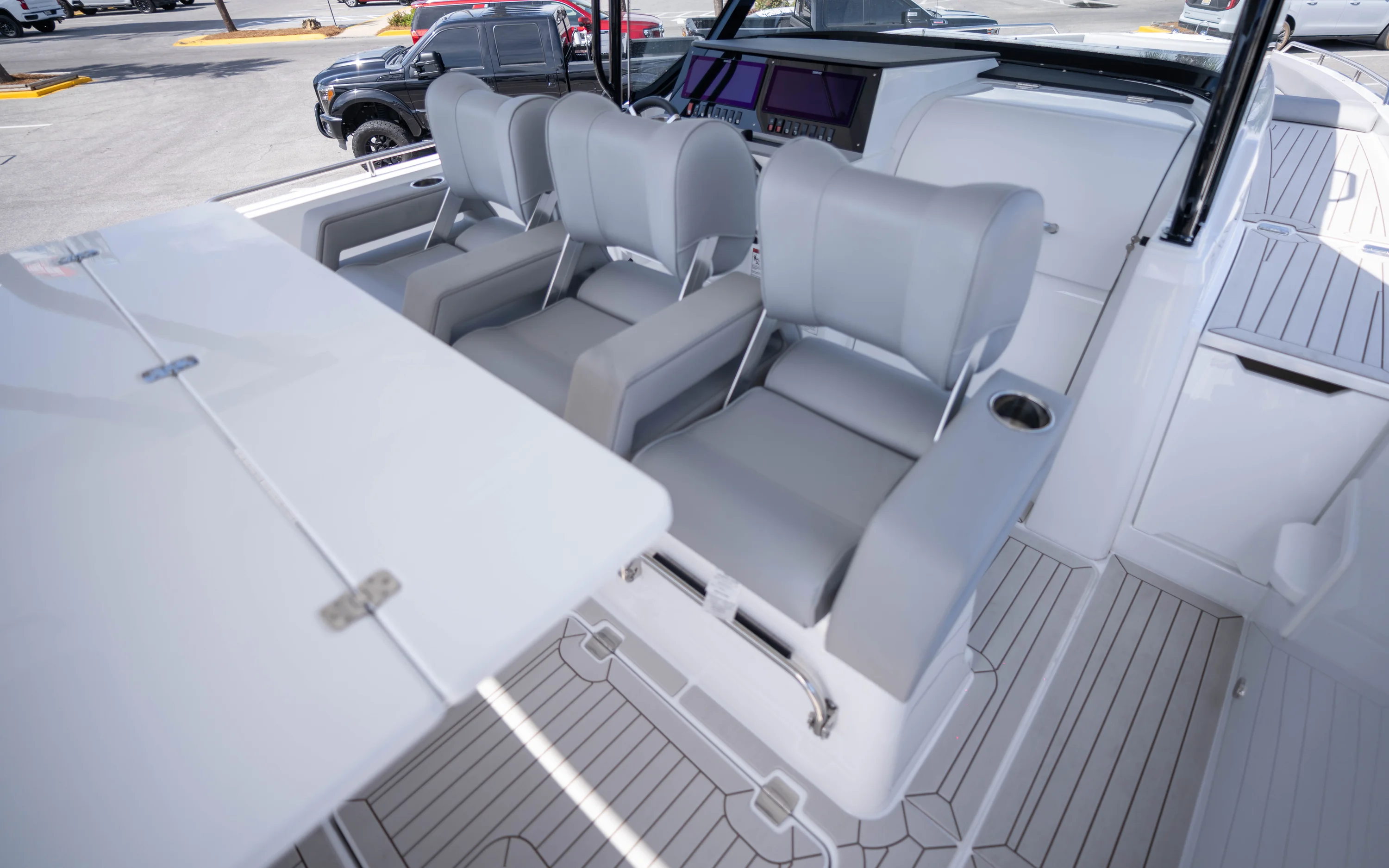 2026 Cruisers Yachts 38 VTR Image Thumbnail #38