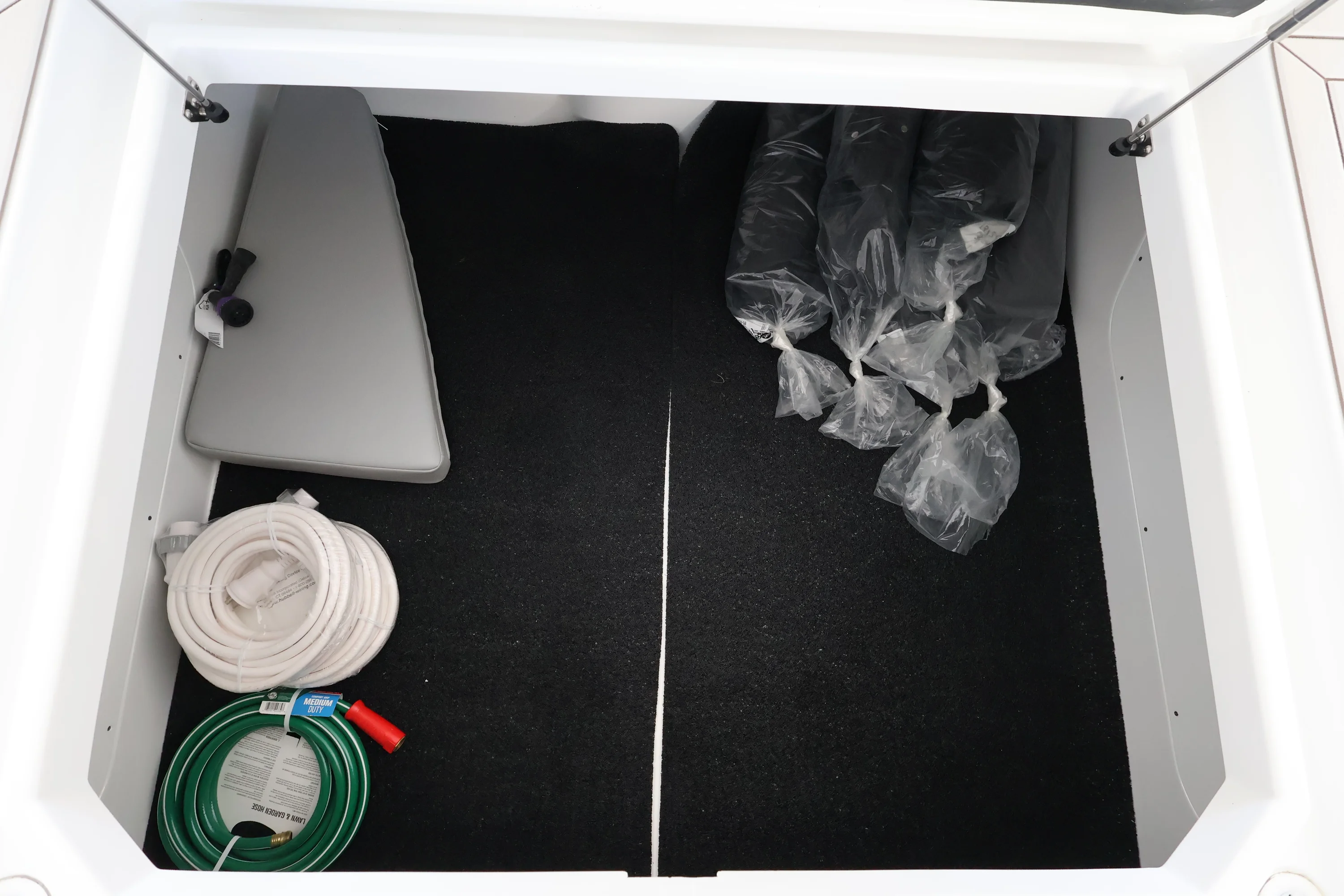 2026 Cruisers Yachts 38 VTR Image Thumbnail #58