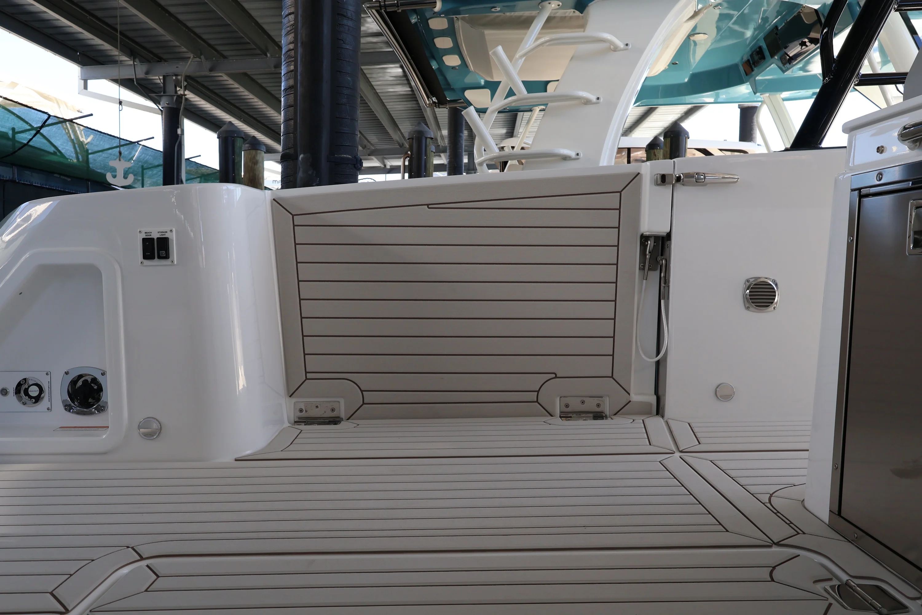 2026 Cruisers Yachts 38 VTR Image Thumbnail #16