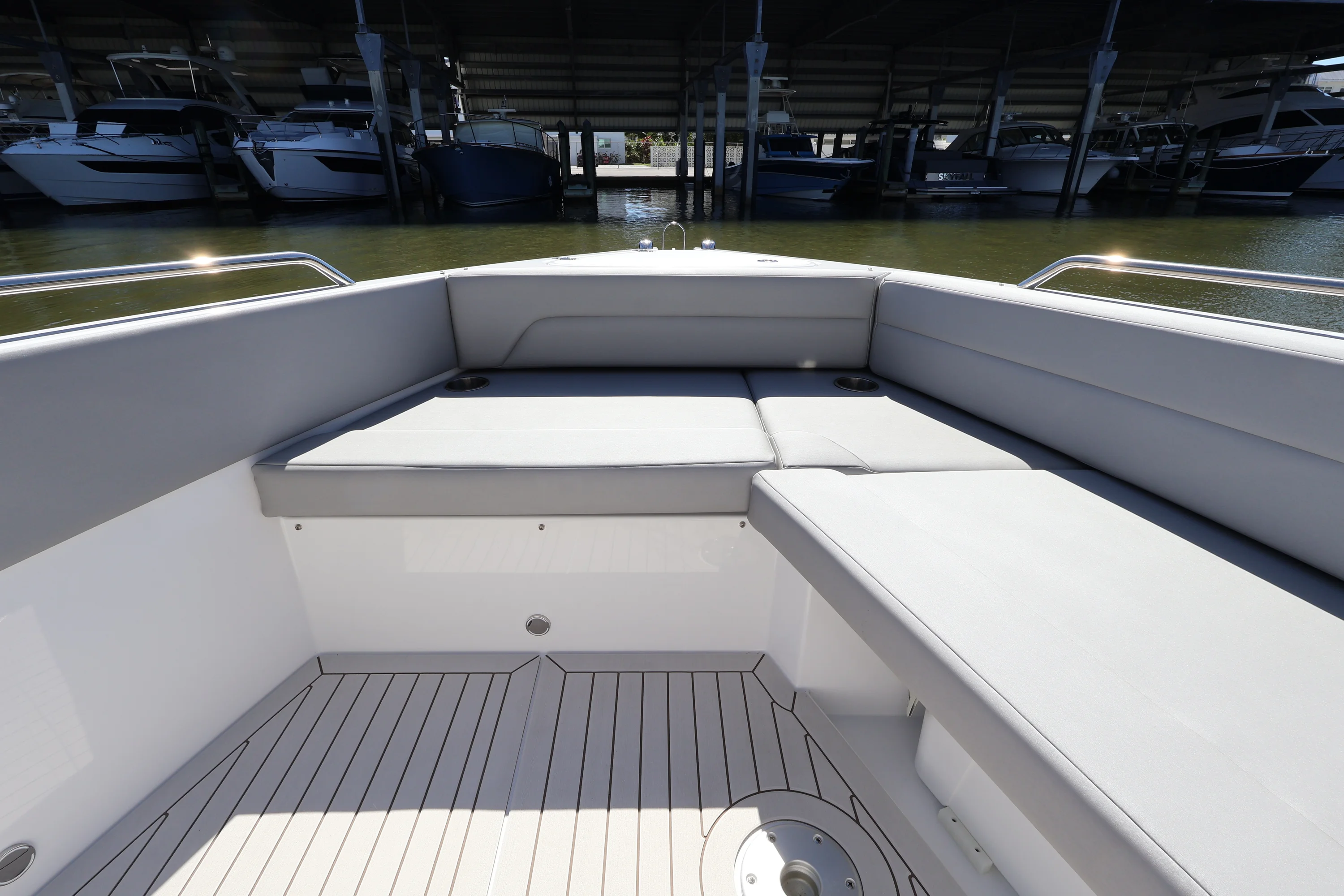 2026 Cruisers Yachts 38 VTR Image Thumbnail #49