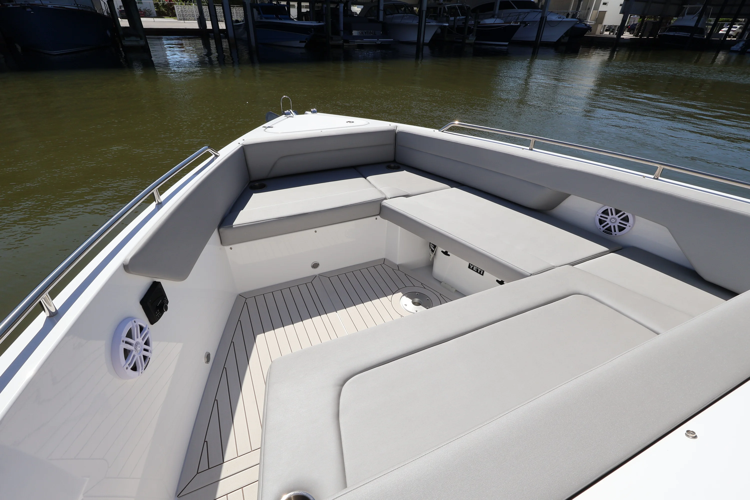 2026 Cruisers Yachts 38 VTR Image Thumbnail #46