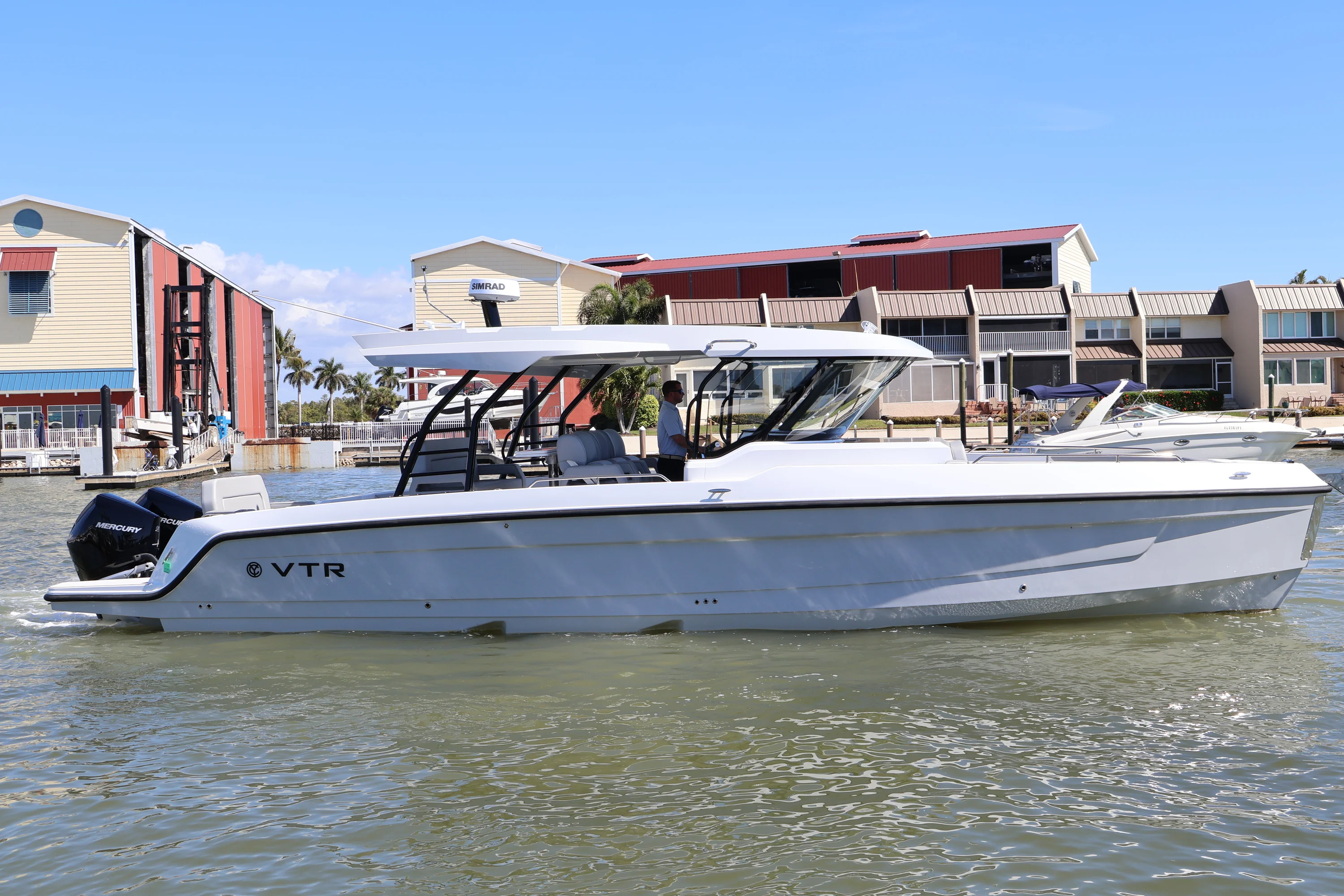 2026 Cruisers Yachts 38 VTR Image Thumbnail #6