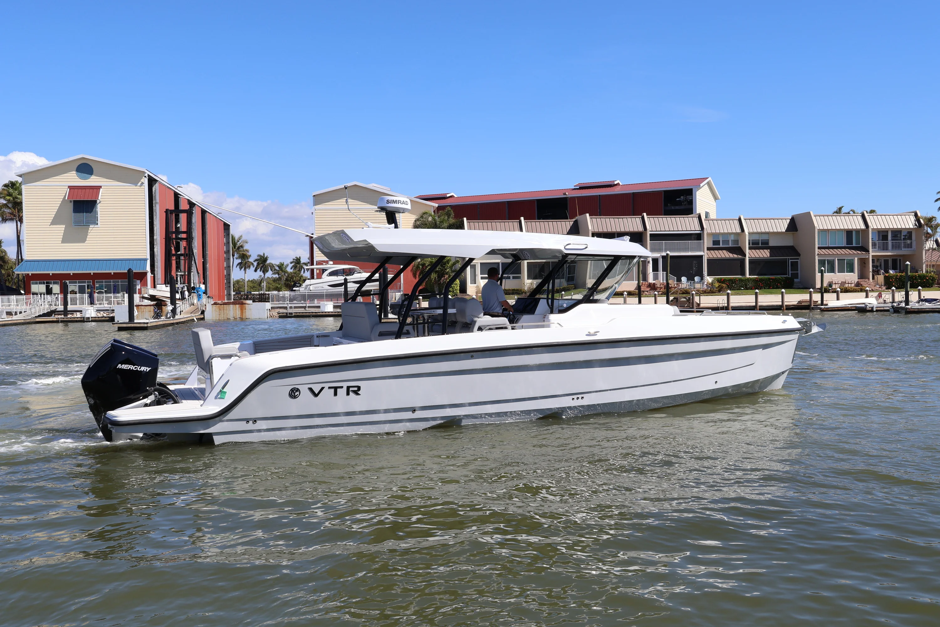 2026 Cruisers Yachts 38 VTR Image Thumbnail #7